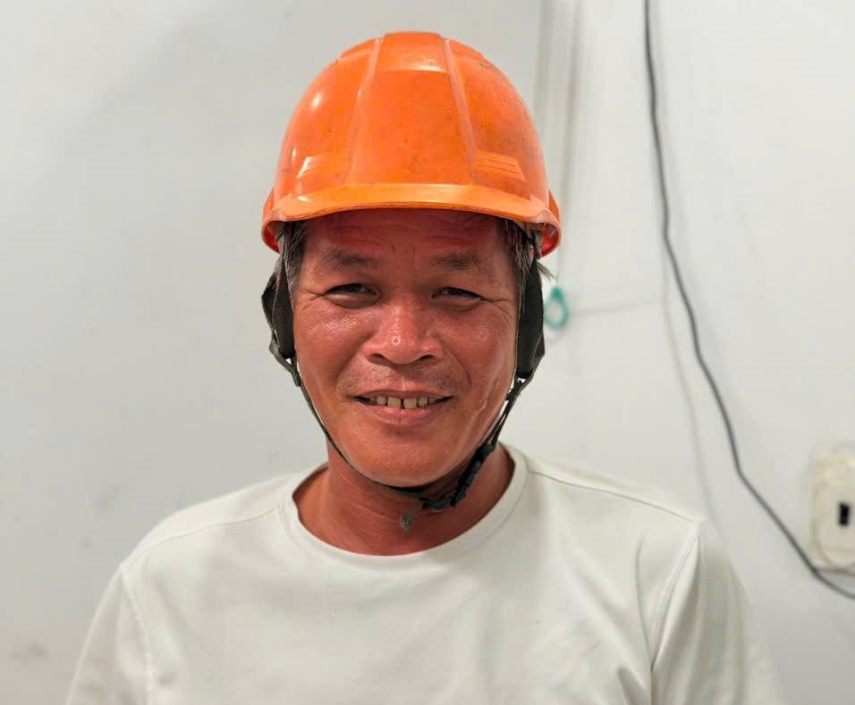 Khen thưởng người h&ugrave;ng cứu người giữa s&oacute;ng gi&oacute; ở L&yacute; Sơn - Ảnh 3.