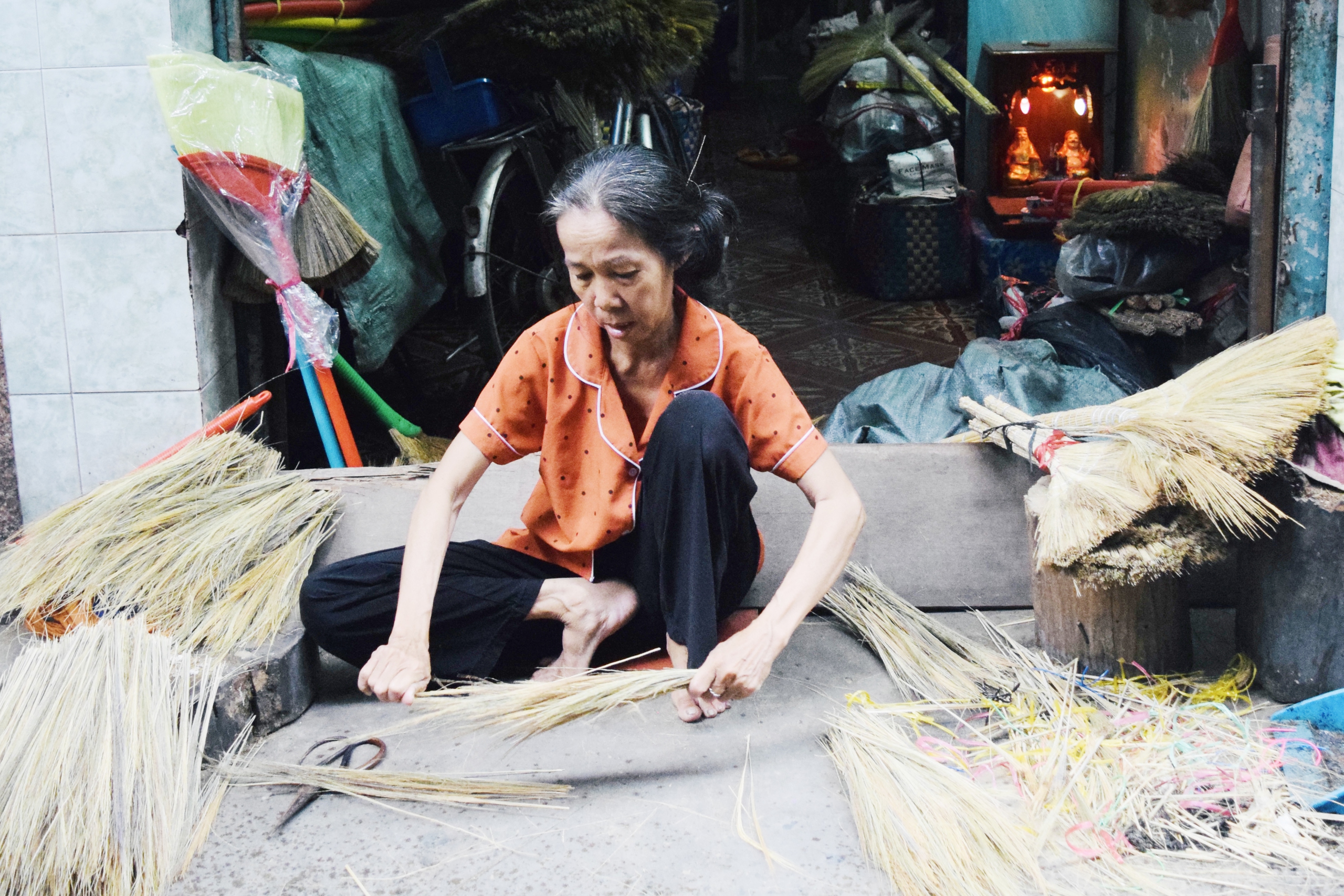 Xào xạc xóm chổi đót - Ảnh 1.