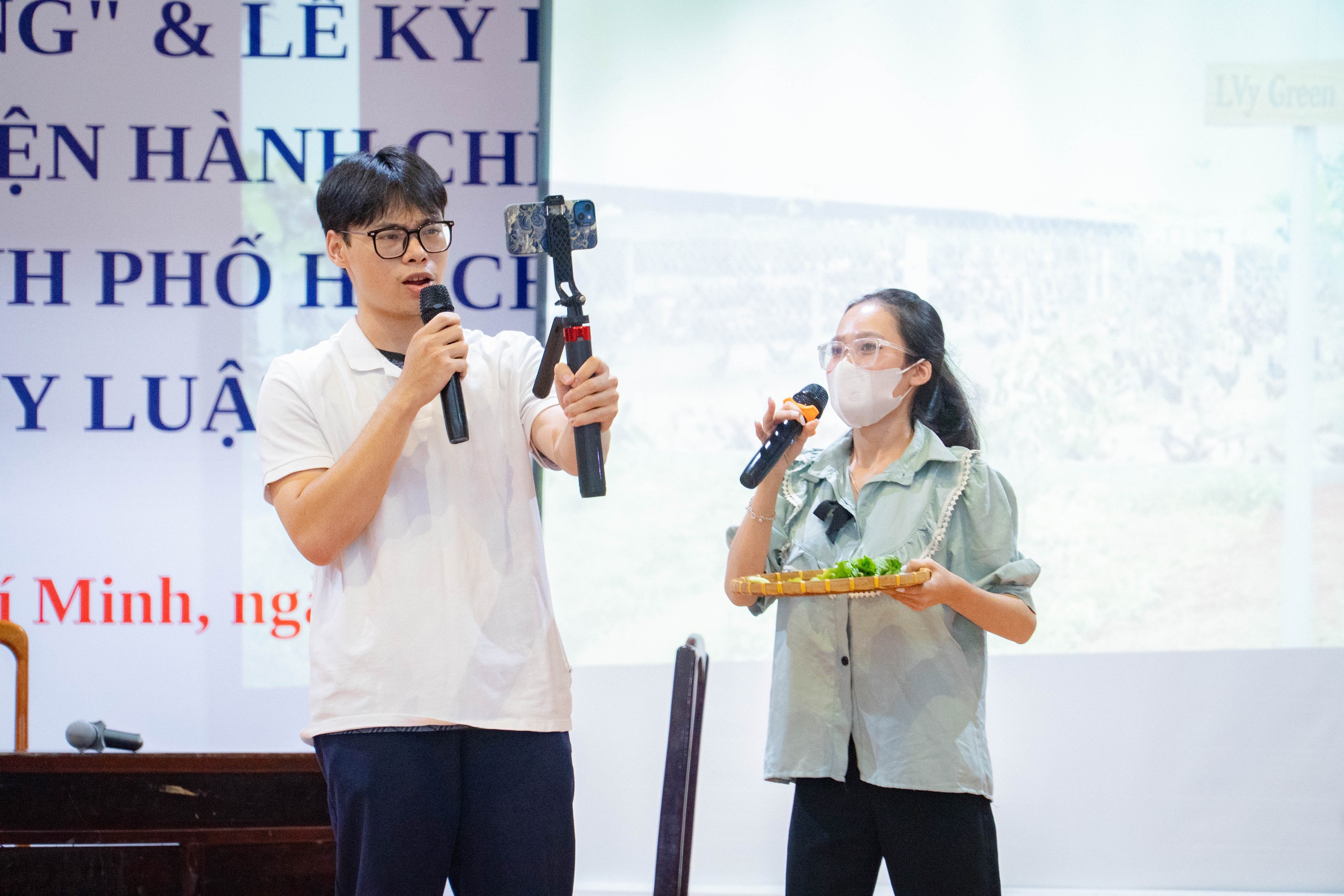 "biến h&igrave;nh" th&agrave;nh cảnh s&aacute;t, người b&aacute;n h&agrave;ng để t&igrave;m hiểu về ph&aacute;p luật - Ảnh 4.