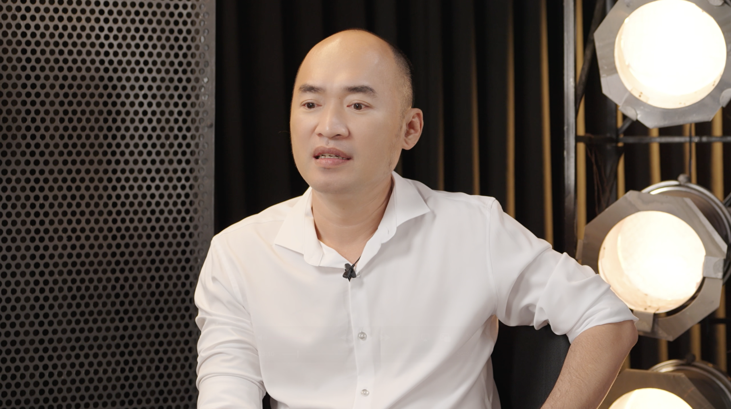 Tiến Luật &ndash; Tiến Đạt lần đầu bật m&iacute; hậu trường đầy nước mắt ở "Chiến sĩ quả cảm" - Ảnh 2.