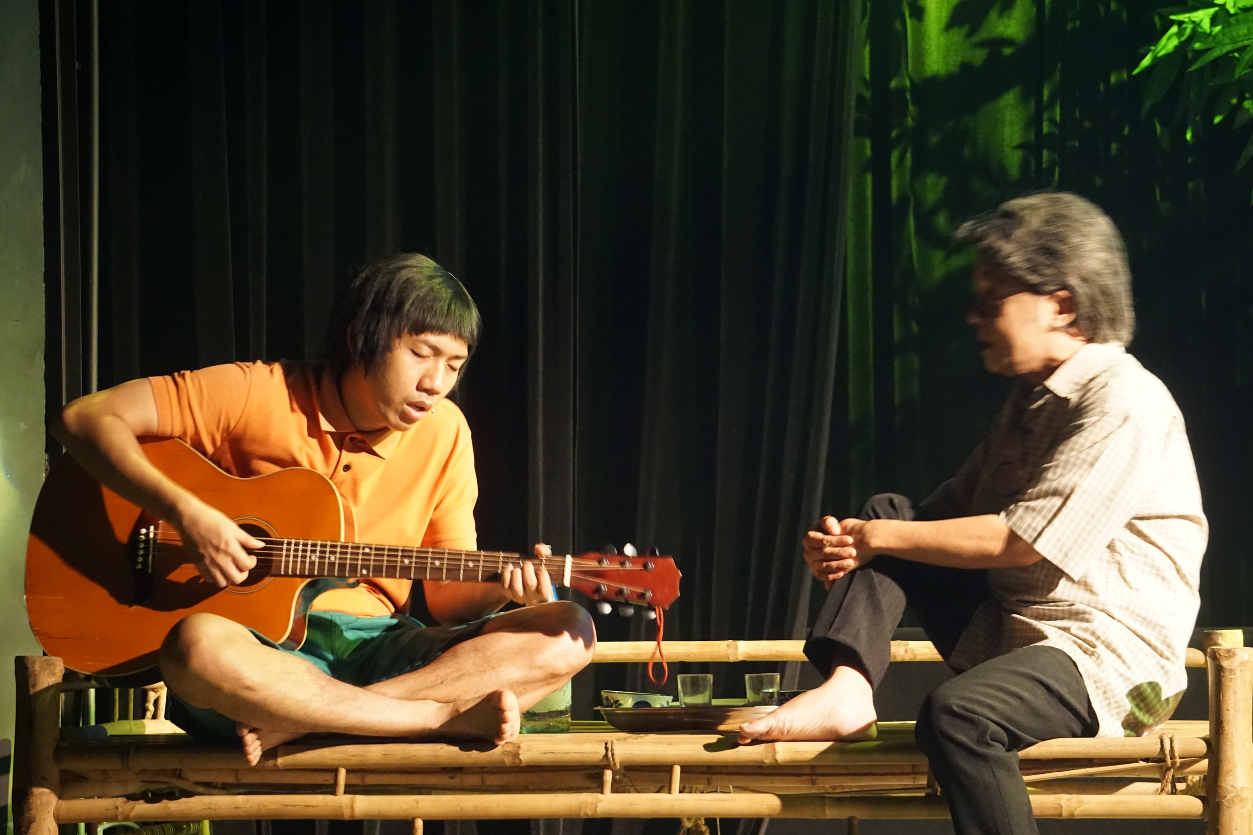 Kh&oacute;c cười với Minh Nh&iacute;, Mai Ka, L&ecirc; Nam trong vở "C&ocirc; g&aacute;i triệu đ&ocirc;" - Ảnh 4.
