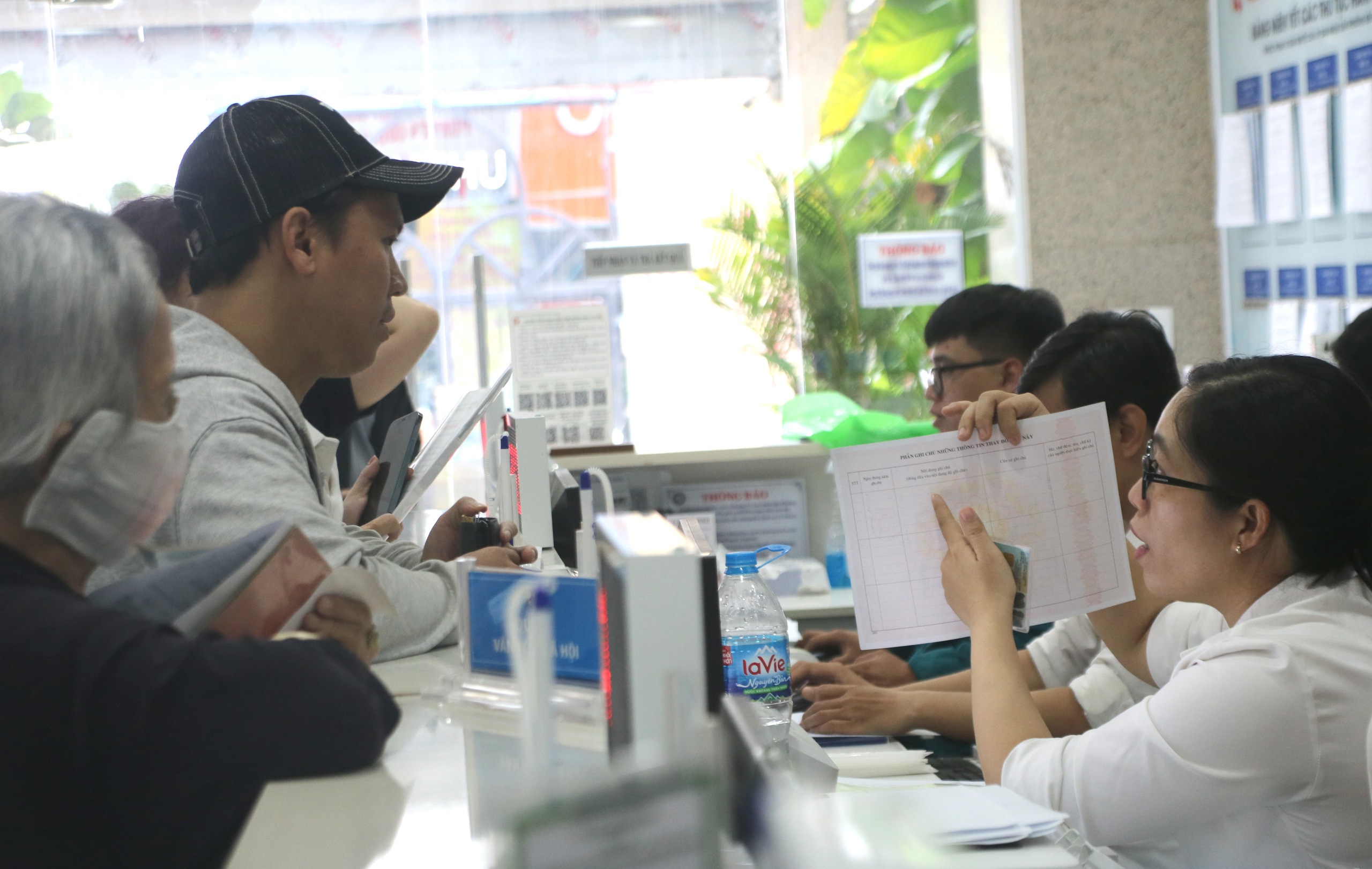 TP HCM khẩn trương ho&agrave;n thiện hạ tầng c&ocirc;ng nghệ th&ocirc;ng tin cho ch&iacute;nh quyền 2 cấp - Ảnh 1.