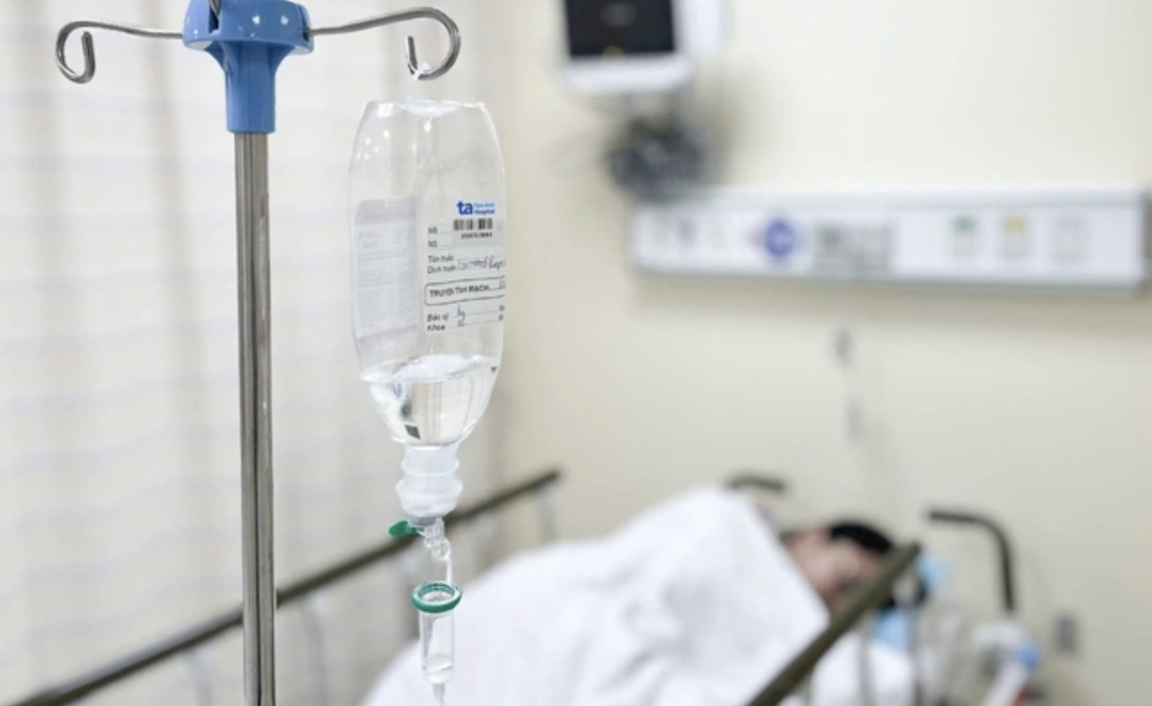 Bộ Y tế v&agrave;o cuộc vụ nhiều người nhập viện nghi ngộ độc sau ăn b&aacute;nh mỳ tại TP HCM - Ảnh 1.