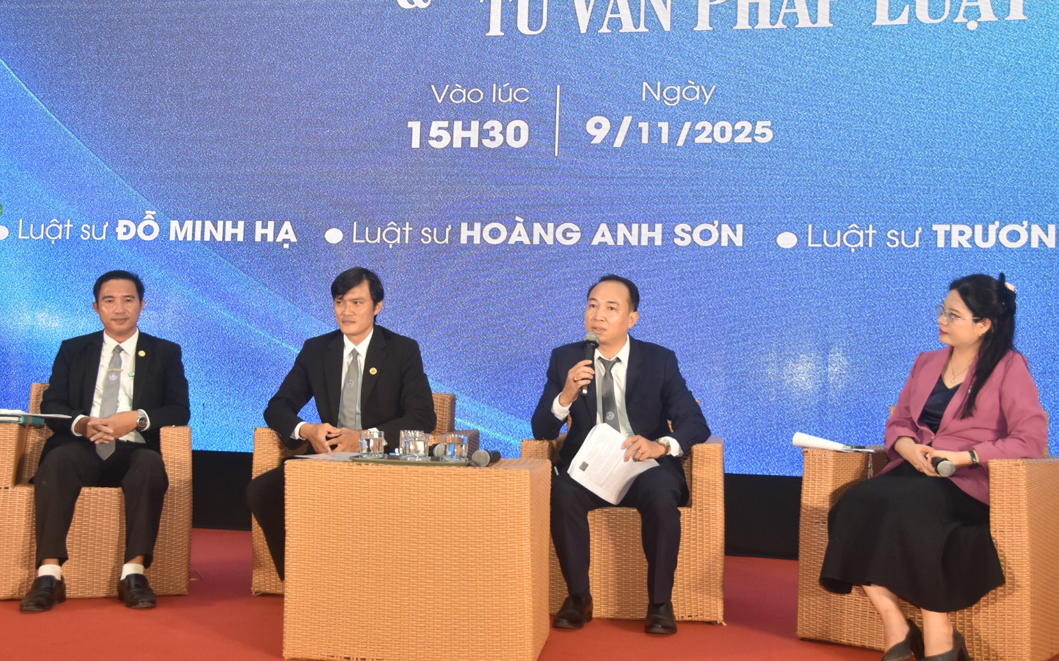 Không chỉ hiểu luật, mà phải biết sống với nghề