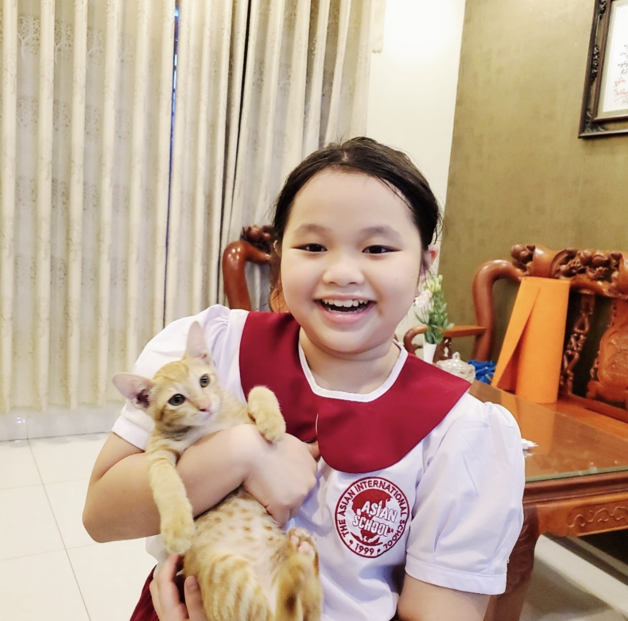 Họa sĩ nh&iacute; 14 tuổi l&agrave;m triển l&atilde;m  - Ảnh 1.