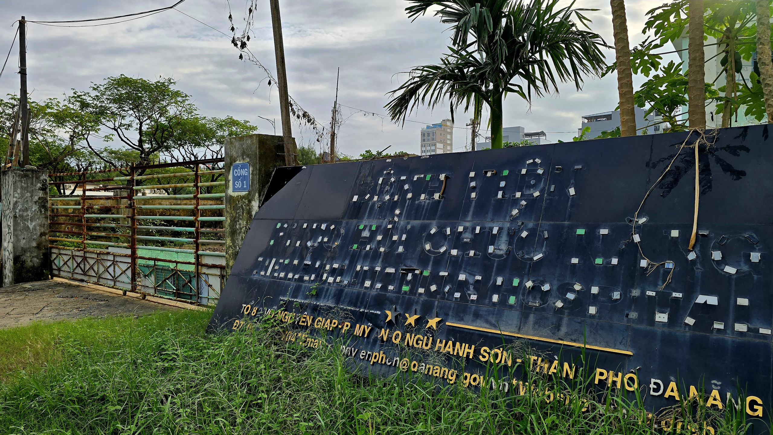 Bệnh viện bỏ hoang tr&ecirc;n đất v&agrave;ng ven biển Đ&agrave; Nẵng trước thời điểm l&ecirc;n s&agrave;n đấu gi&aacute; - Ảnh 13.