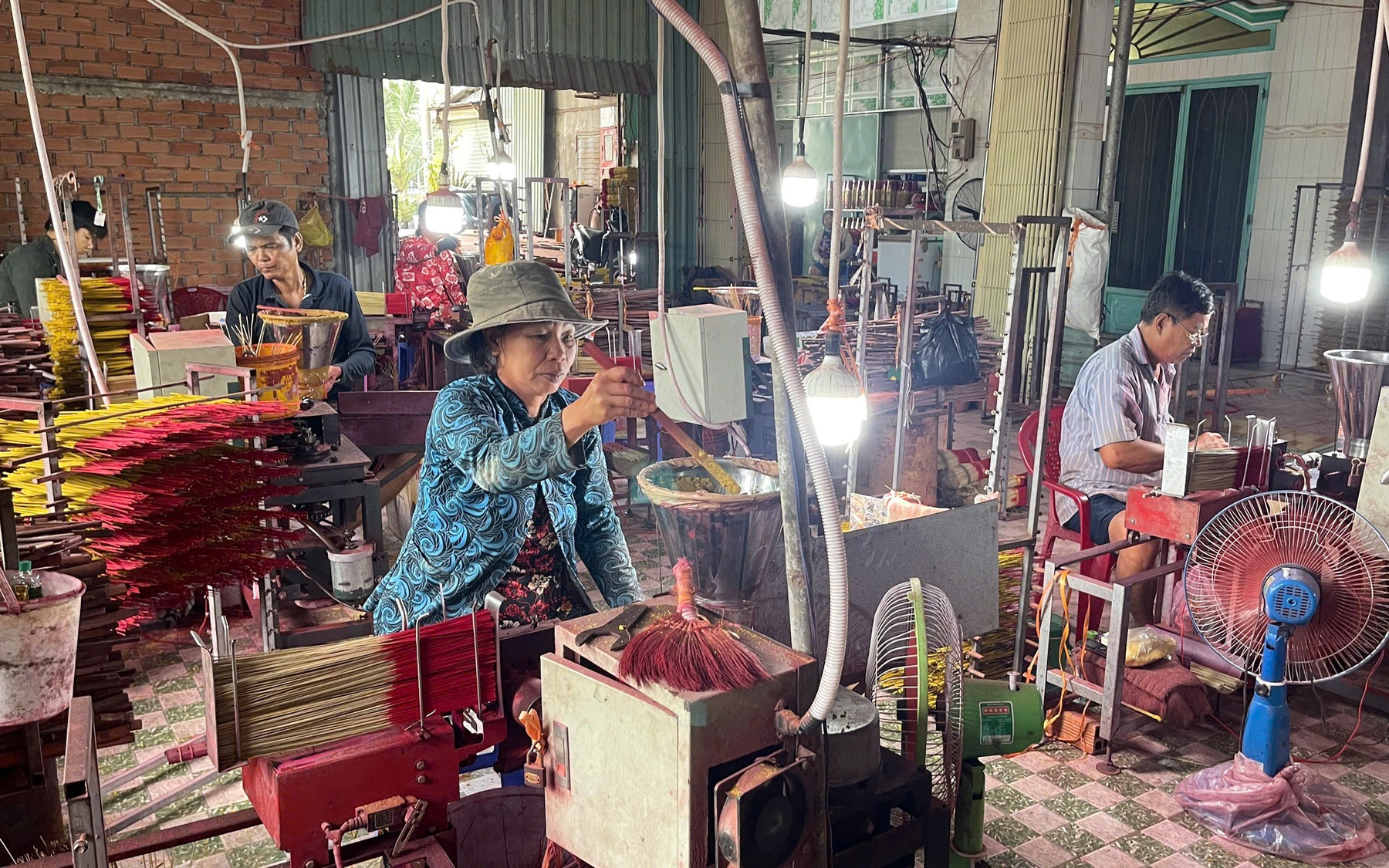 Mùa Tết, đưa nhang – trầm xứ Huế bứt phá trên TikTok Shop - Ảnh 3.