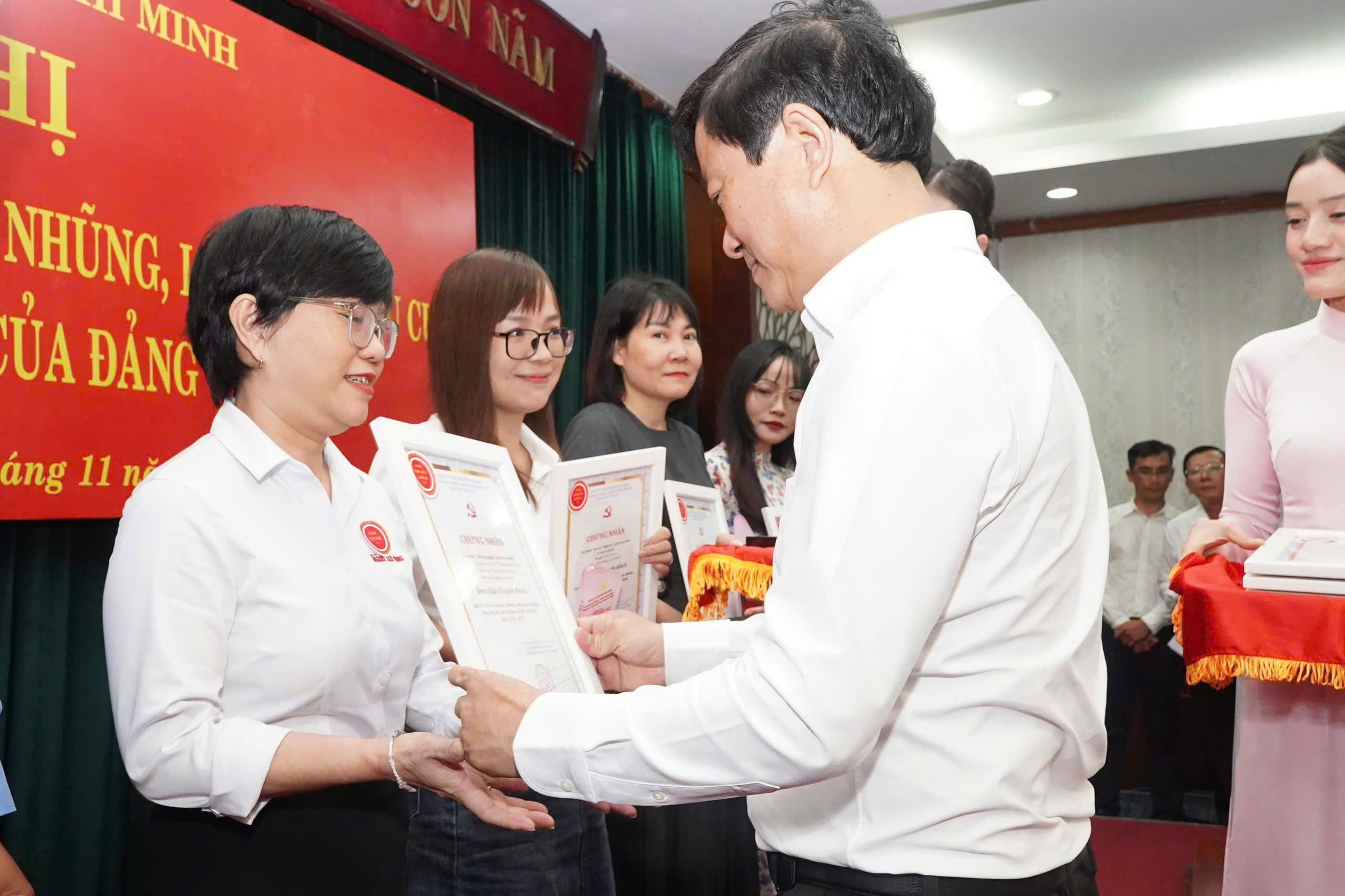 Báo Người Lao Động đoạt 3 giải báo chí về công tác phòng, chống tham nhũng, lãng phí, tiêu cực - Ảnh 3.