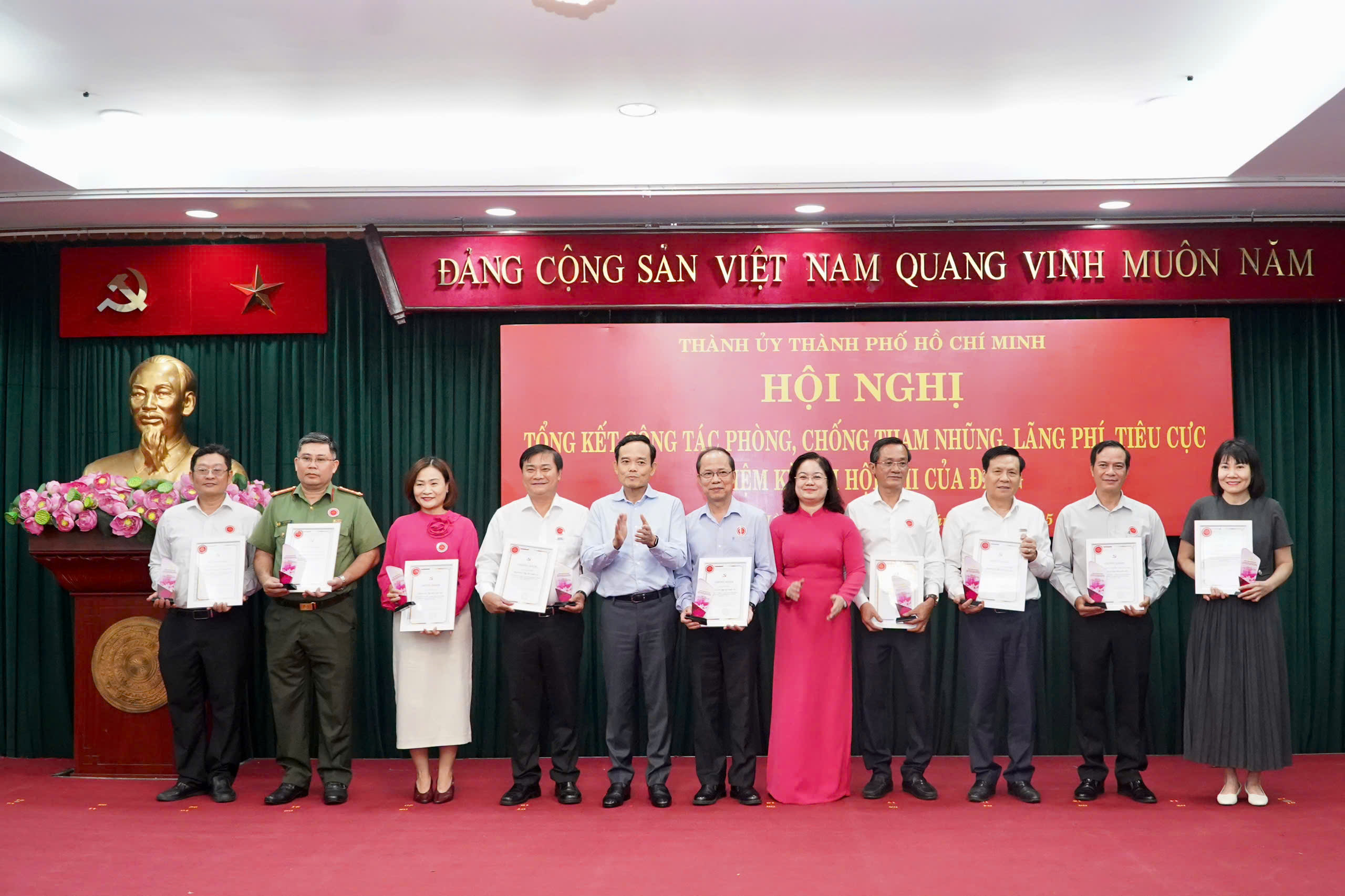 Báo Người Lao Động đoạt 3 giải báo chí về công tác phòng, chống tham nhũng, lãng phí, tiêu cực - Ảnh 1.