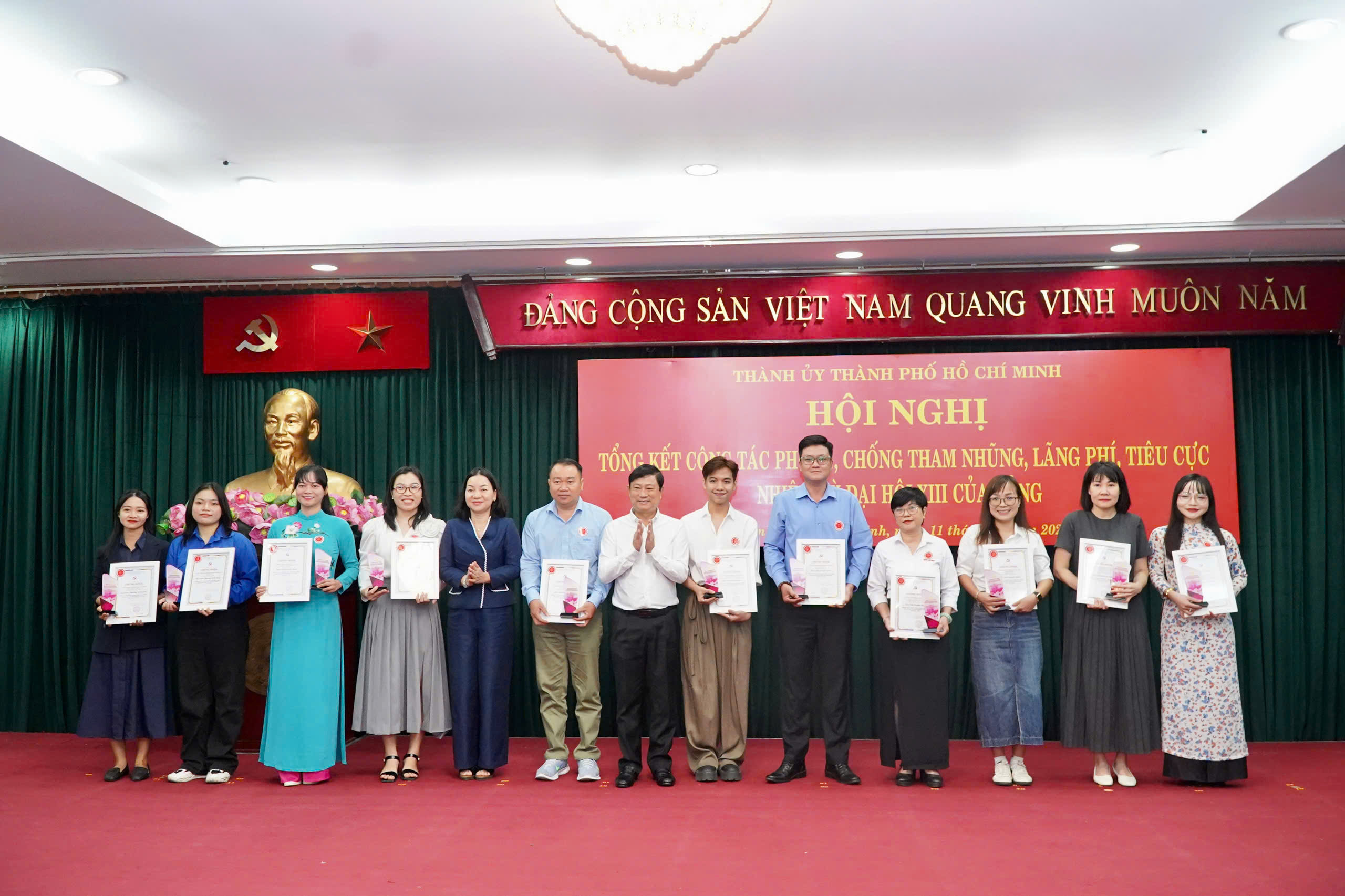 Báo Người Lao Động đoạt 3 giải báo chí về công tác phòng, chống tham nhũng, lãng phí, tiêu cực - Ảnh 4.