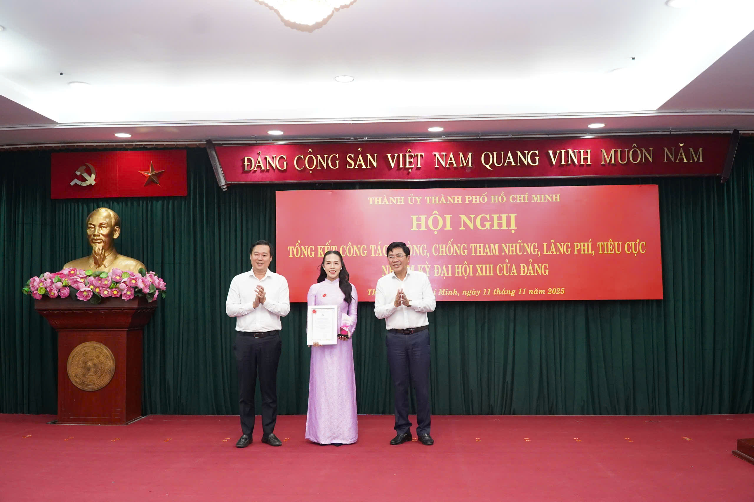 Báo Người Lao Động đoạt 3 giải báo chí về công tác phòng, chống tham nhũng, lãng phí, tiêu cực - Ảnh 2.