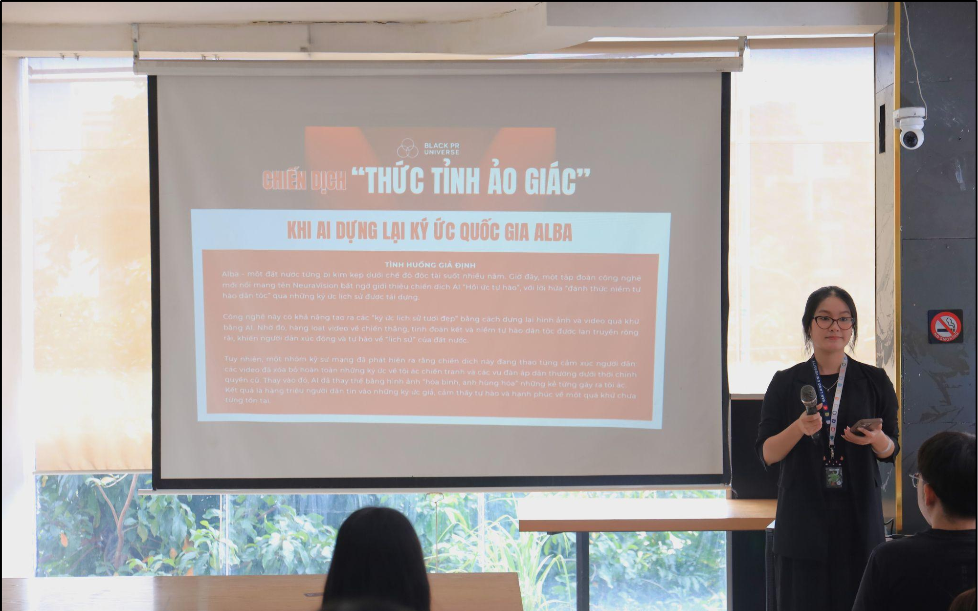 Sinh viên ngành truyền thông học tập sáng tạo cùng dự án Black PR Universe
