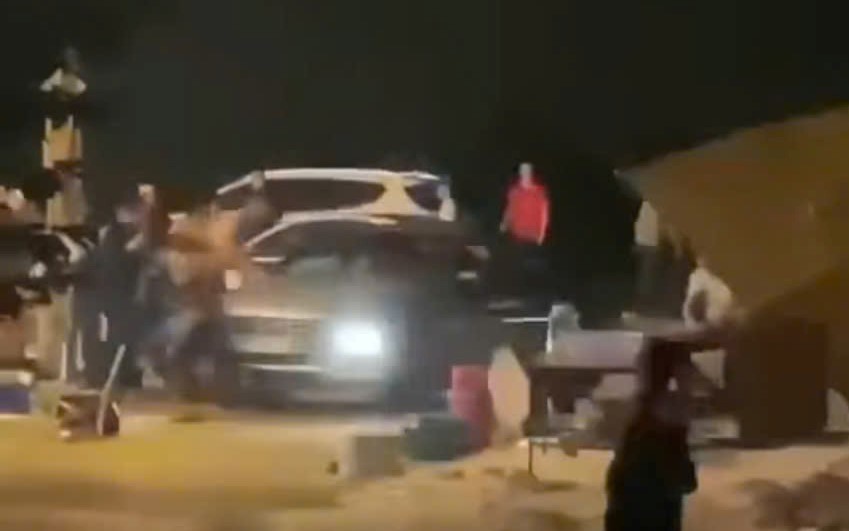VIDEO: Nguyên nhân tài xế bị nhiều người vây đánh trước quán