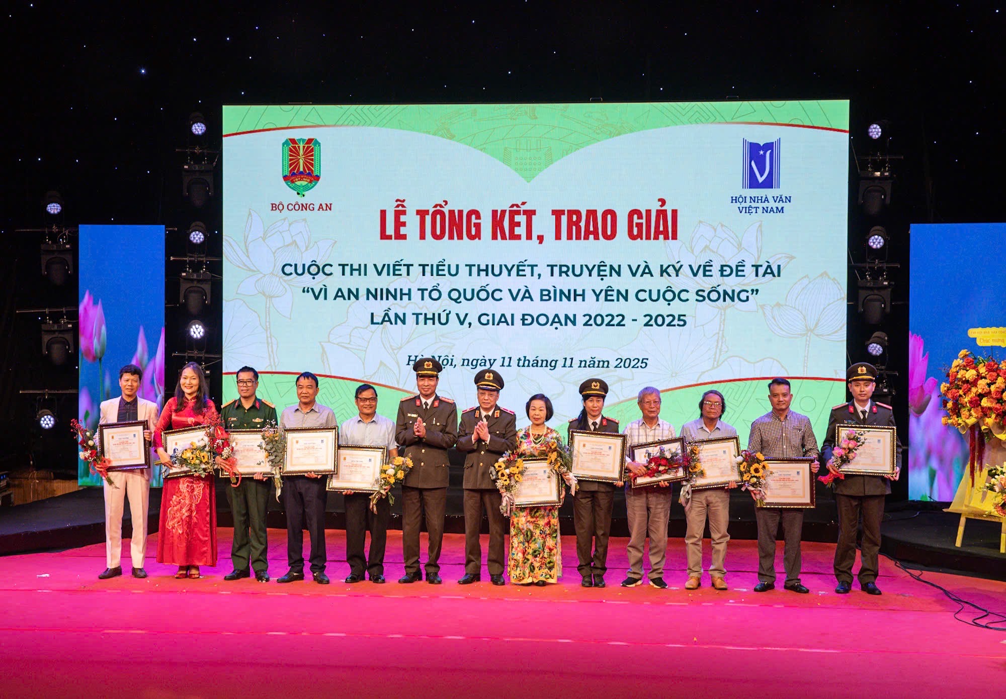 Tiểu thuyết đầu ti&ecirc;n về tội phạm dữ liệu đoạt giải nhất cuộc thi của Hội Nh&agrave; văn v&agrave; Bộ C&ocirc;ng an - Ảnh 3.