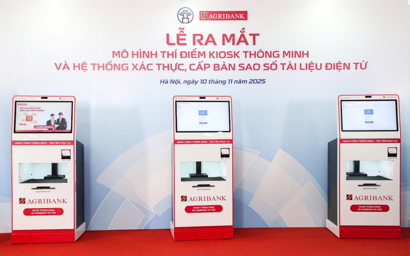 Agribank tài trợ Kiosk thông minh - bước tiến mới trong cải cách hành chính