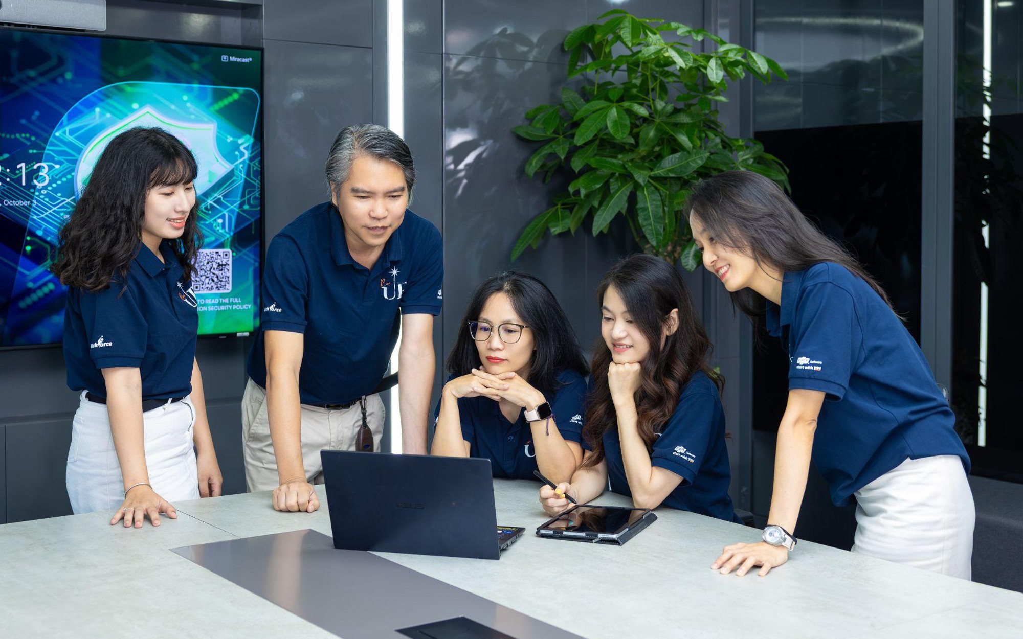 Phản b&aacute;c th&ocirc;ng tin sai tr&aacute;i về c&ocirc;ng t&aacute;c nh&acirc;n sự - Ảnh 2.