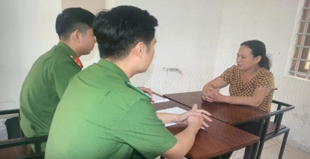 Nữ bốc mộ lừa đảo đất dự án , chiếm đoạt tài sản của nhiều người tại Hưng Yên - Ảnh 1.