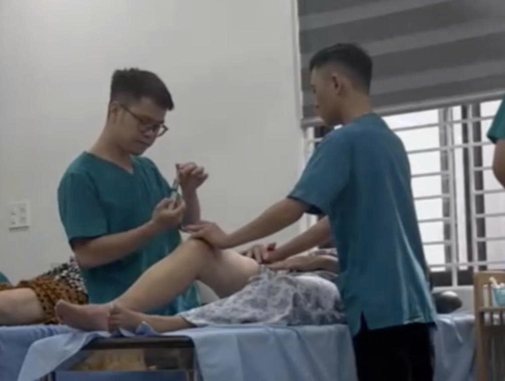 Kh&aacute;m bệnh si&ecirc;u tốc, chữa bệnh thần tốc - Ảnh 1.