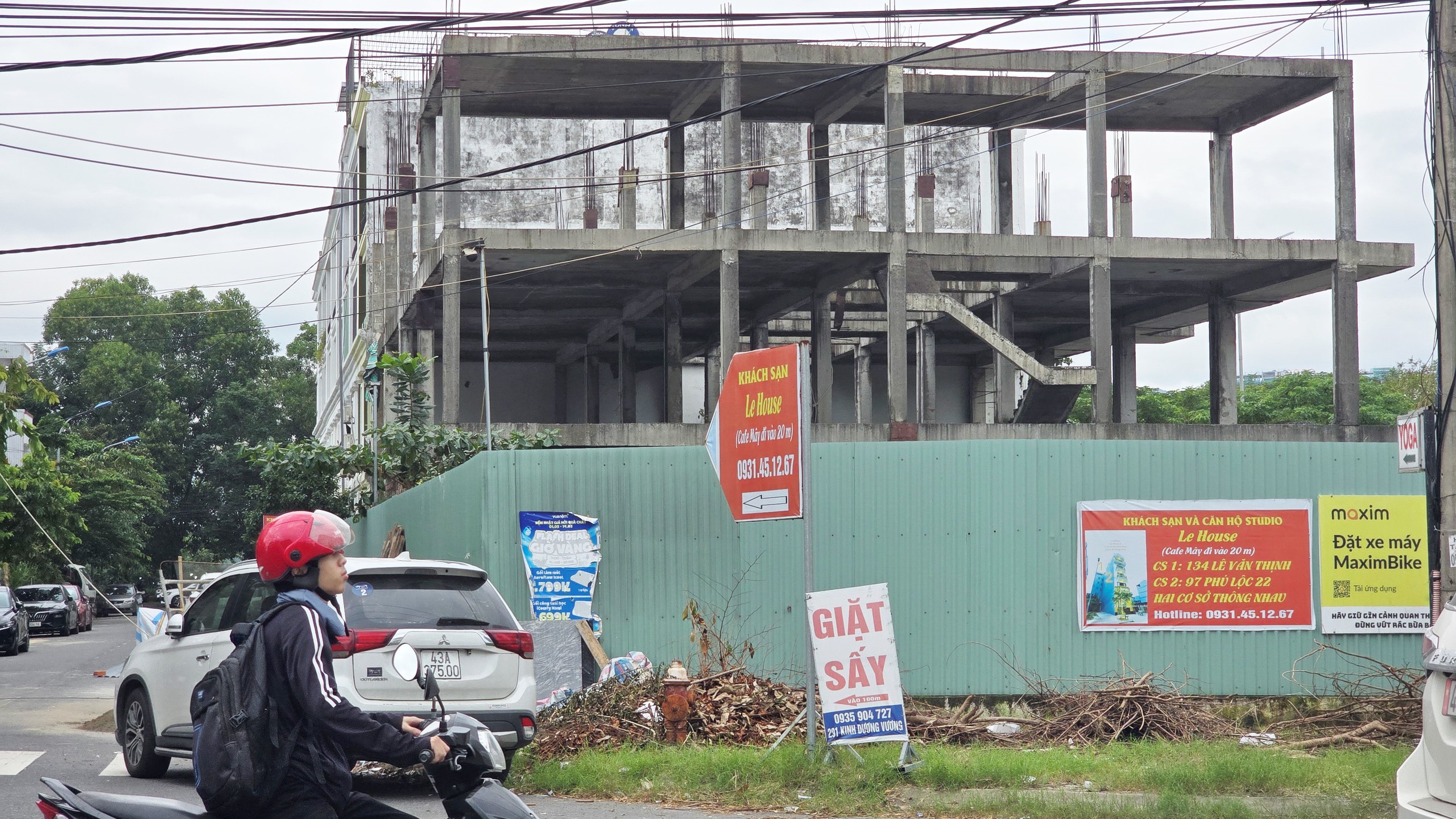 Mua shophouse giá chục tỉ đồng tại Đà Nẵng, nhiều người vẫn đang phải "sống chui" - Ảnh 1.