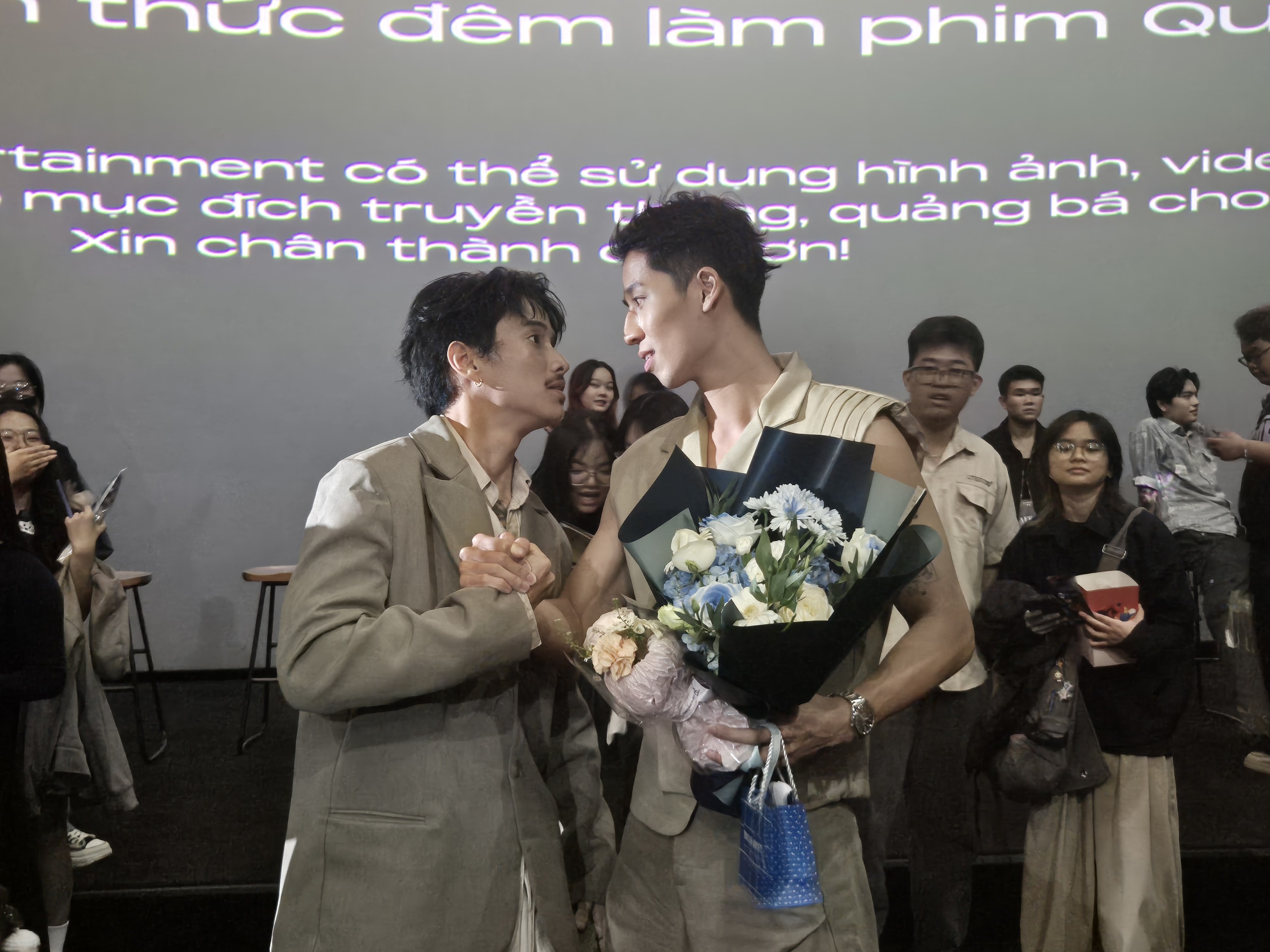 Hồng &Aacute;nh, Kiến An hết l&ograve;ng hỗ trợ người trẻ - Ảnh 11.