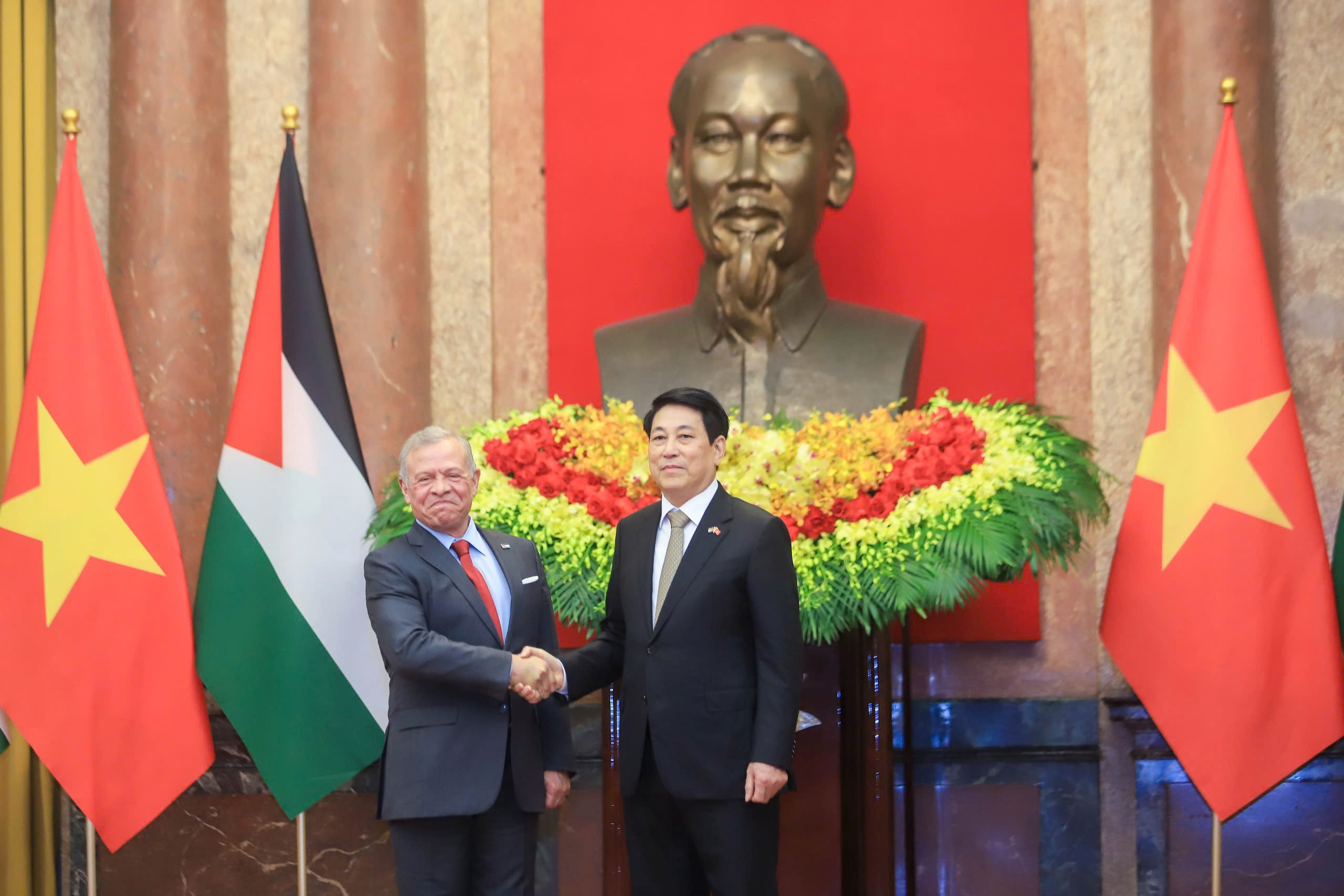 Chủ tịch nước Lương Cường chủ tr&igrave; lễ đ&oacute;n ch&iacute;nh thức Quốc vương Jordan - Ảnh 12.