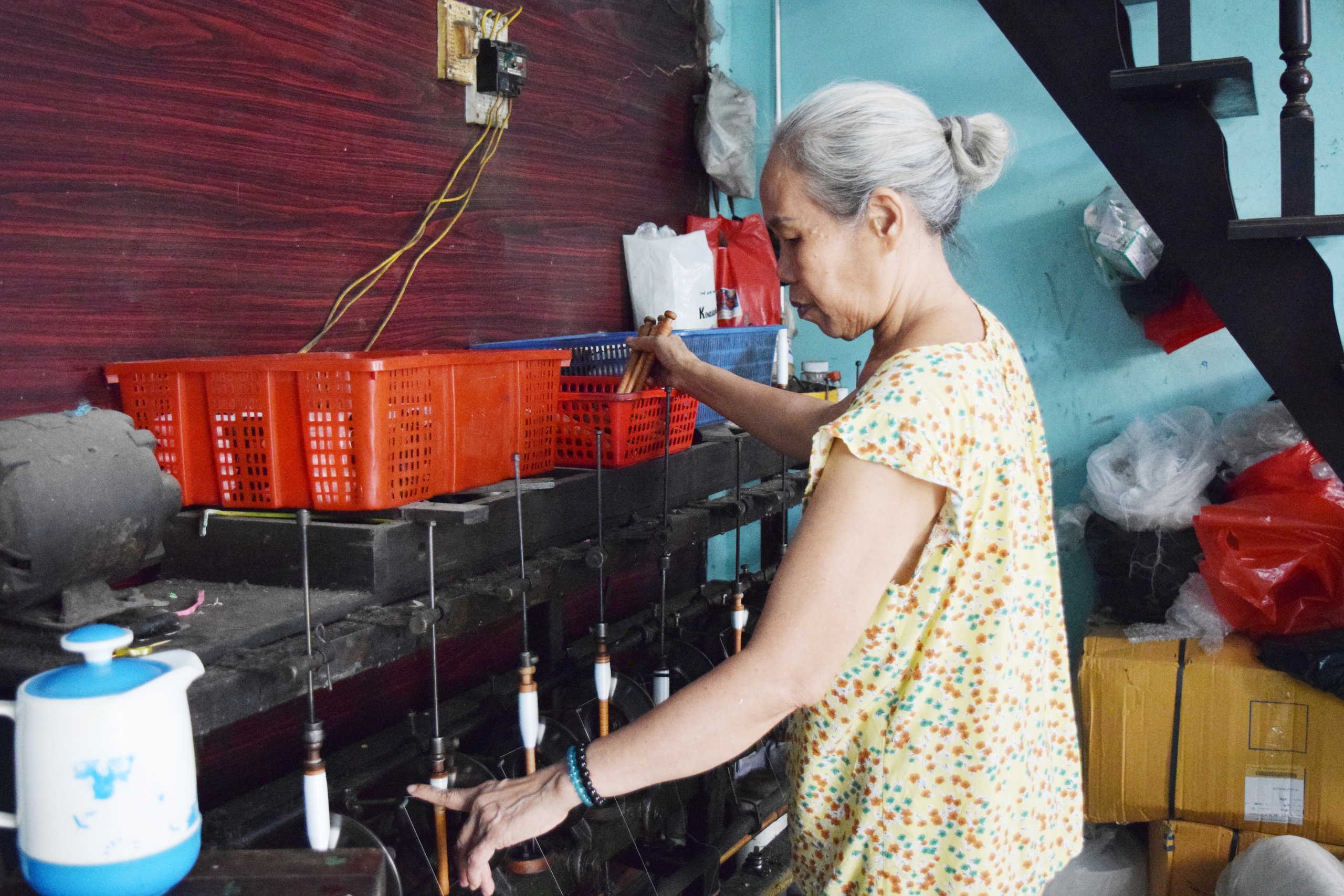 Những m&aacute;y dệt nhuốm m&agrave;u thời gian - Ảnh 1.