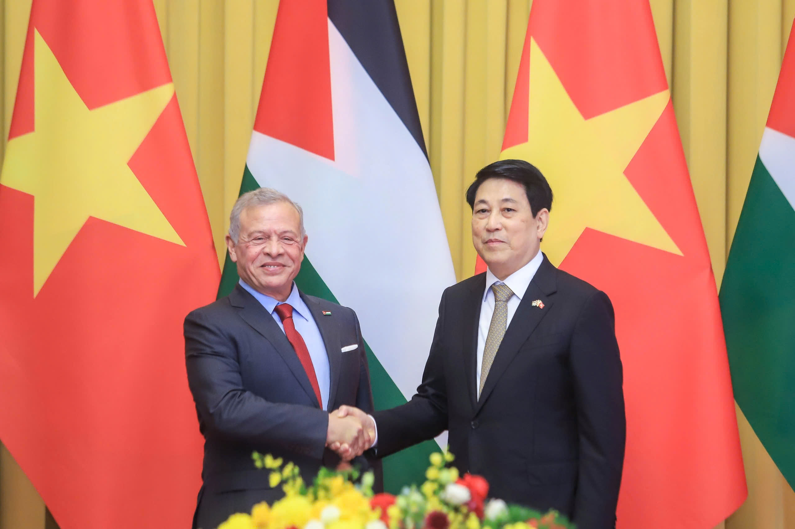 Chủ tịch nước Lương Cường chủ tr&igrave; lễ đ&oacute;n ch&iacute;nh thức Quốc vương Jordan - Ảnh 13.