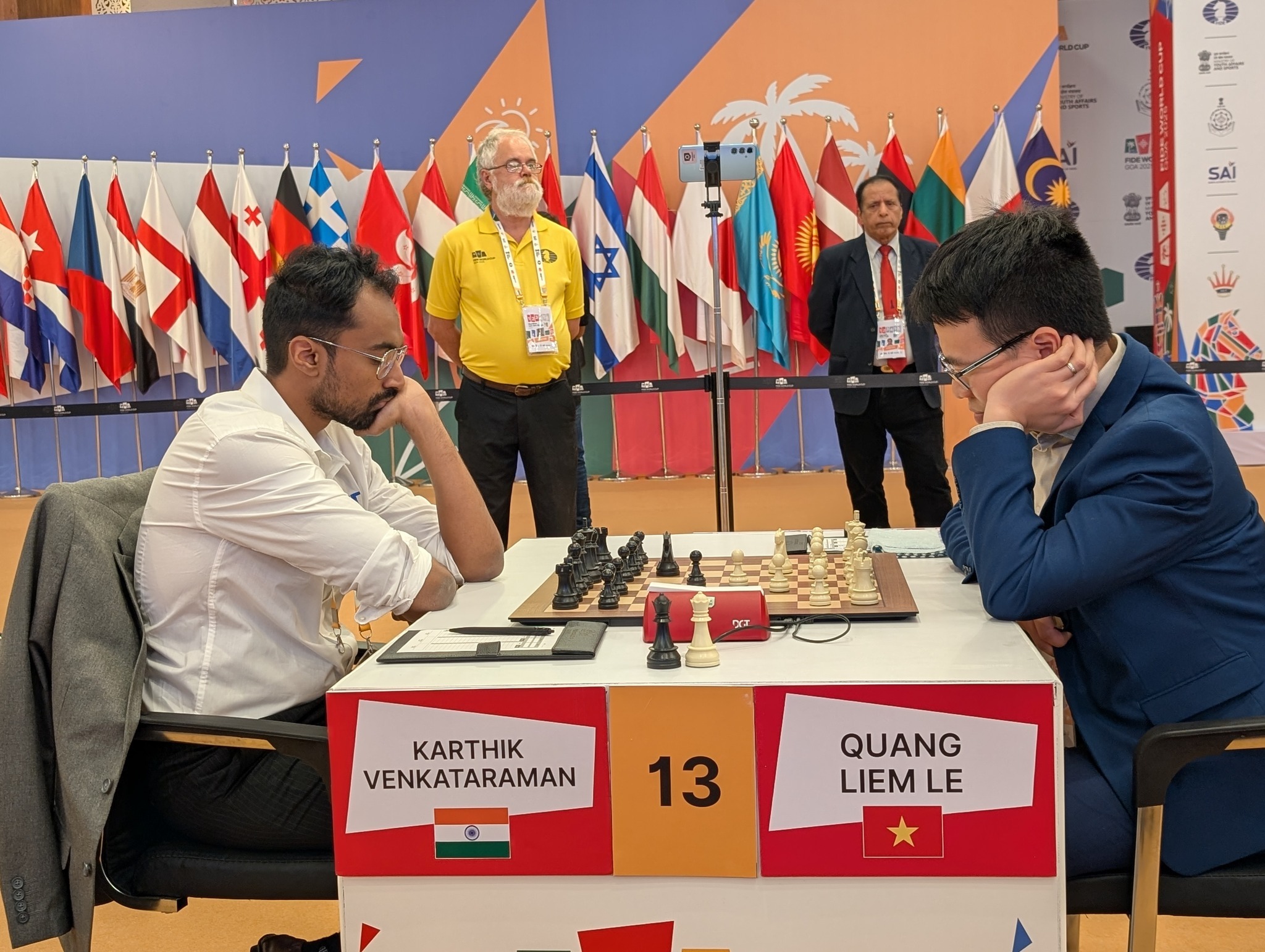 Lê Quang Liêm lập kỳ tích vào vòng 5 World Cup cờ vua - Ảnh 1.