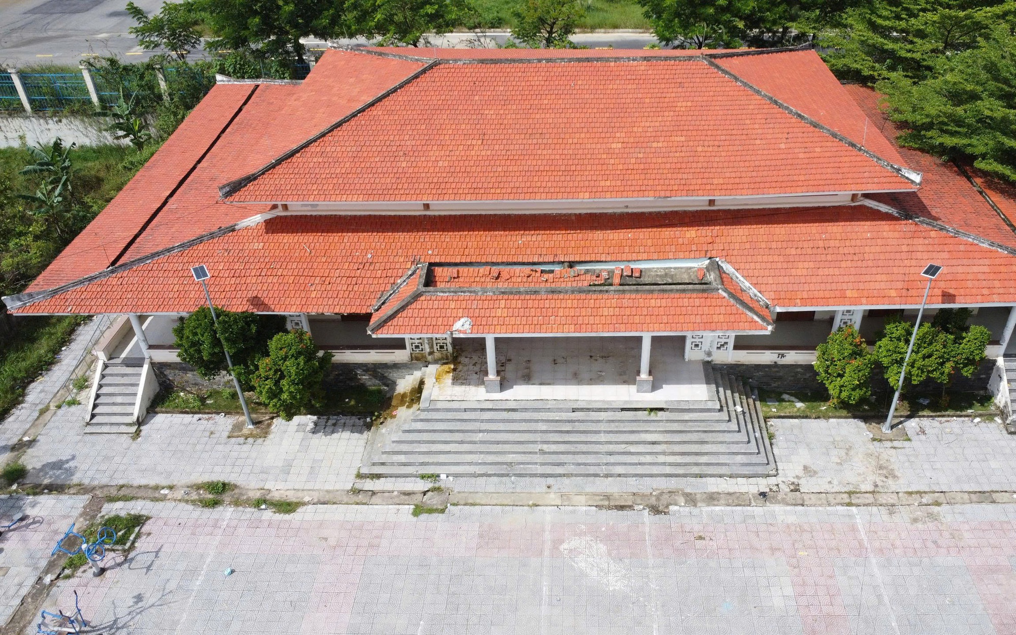 Cận cảnh công trình tiền tỉ ở Đà Nẵng phủ bụi gần thập kỷ