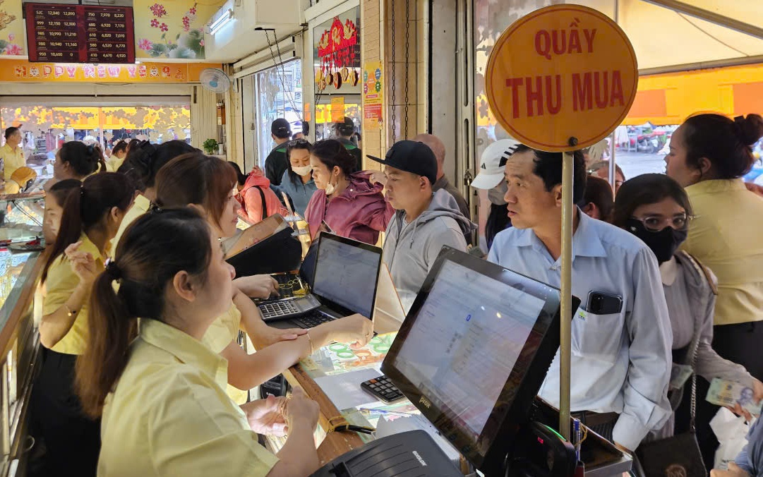 Giá vàng miếng SJC tăng mạnh áp sát đỉnh lịch sử vào Tối 13 - 11 - Ảnh 1.