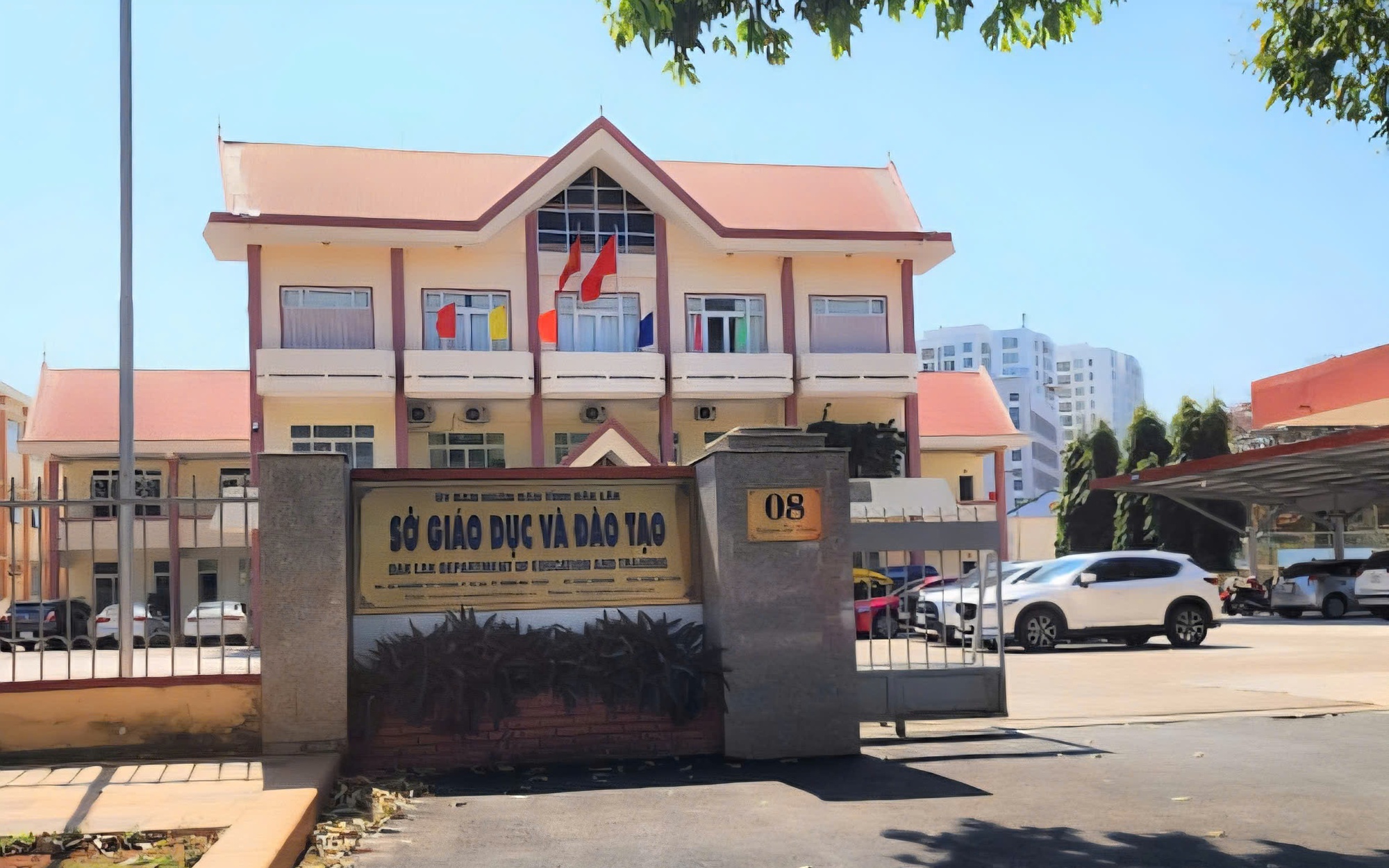 Đắk Lắk: Sở GD-ĐT và các trường học trực thuộc không nhận hoa ngày 20-11