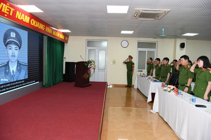 Em g&aacute;i liệt sĩ Nguyễn Đăng Khải được tuyển dụng v&agrave;o ng&agrave;nh C&ocirc;ng an tỉnh Hưng Y&ecirc;n - Ảnh 1.
