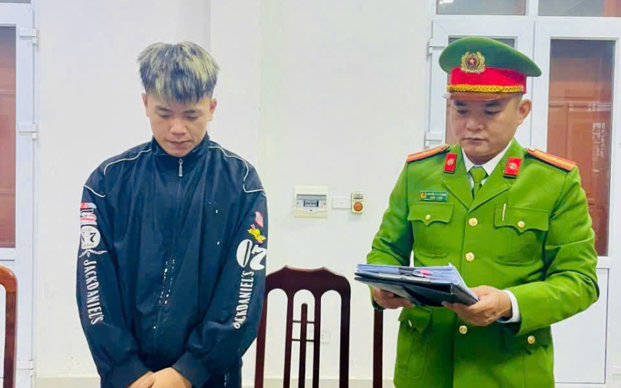 Tò mò, muốn thử vận may, nam thanh niên 18 tuổi bị khởi tố về tội đánh bạc