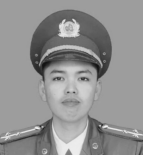 Em g&aacute;i liệt sĩ Nguyễn Đăng Khải được tuyển dụng v&agrave;o ng&agrave;nh C&ocirc;ng an tỉnh Hưng Y&ecirc;n - Ảnh 2.
