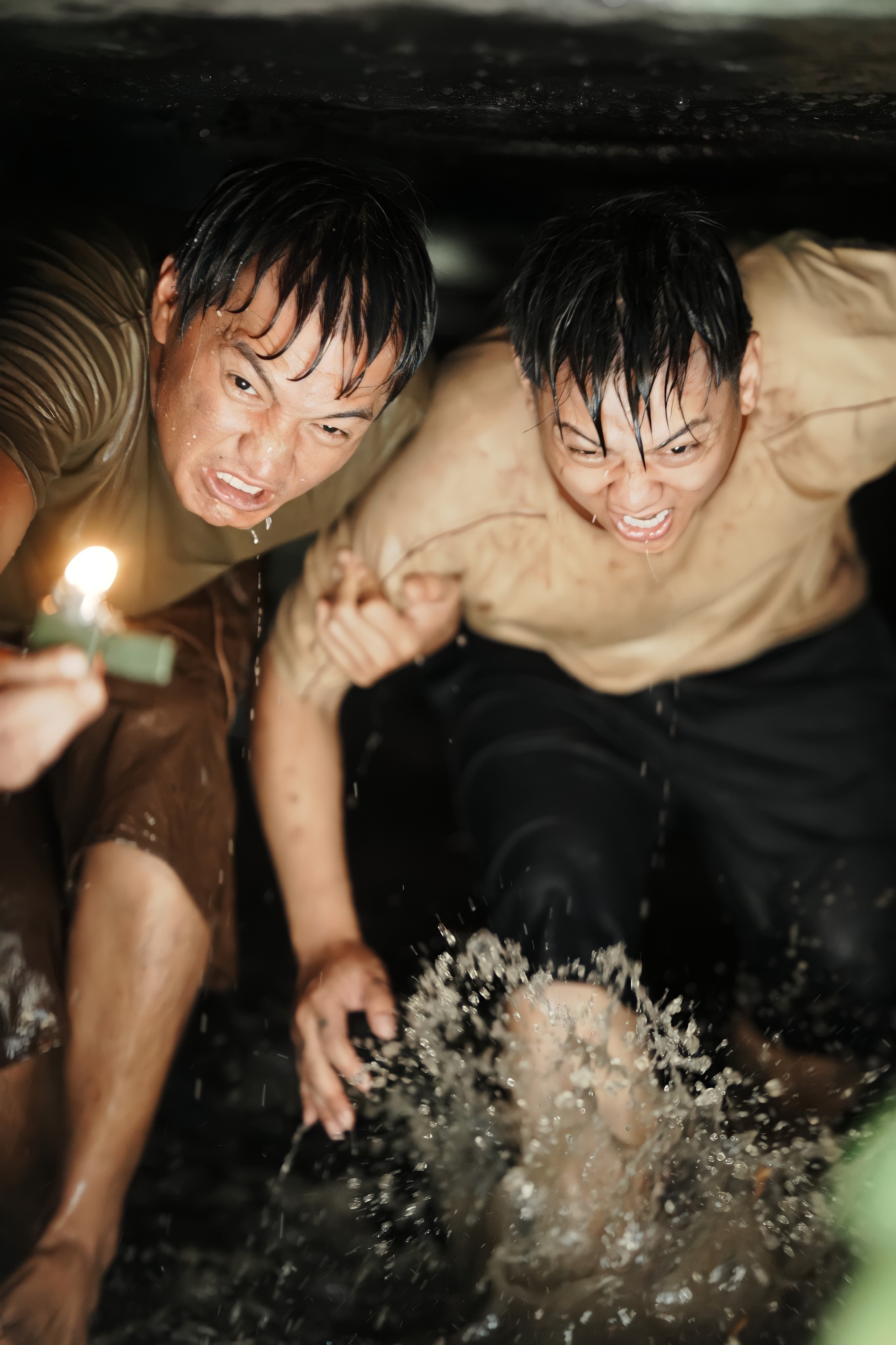 Ho&agrave;i L&acirc;m, Quang Tuấn chật vật trốn chạy trong cống ngầm - Ảnh 2.