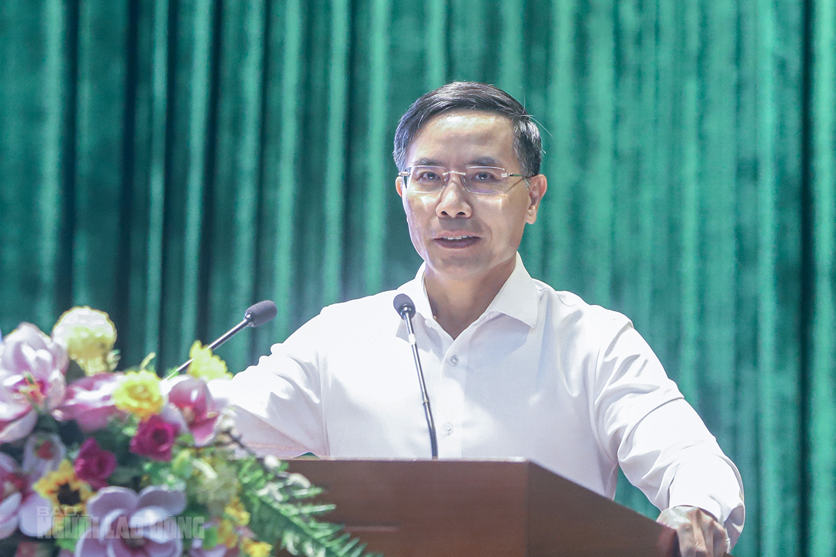 Chủ tịch Đ&agrave; Nẵng: Lấy sự h&agrave;i l&ograve;ng của người d&acirc;n v&agrave; doanh nghiệp l&agrave;m thước đo - Ảnh 1.
