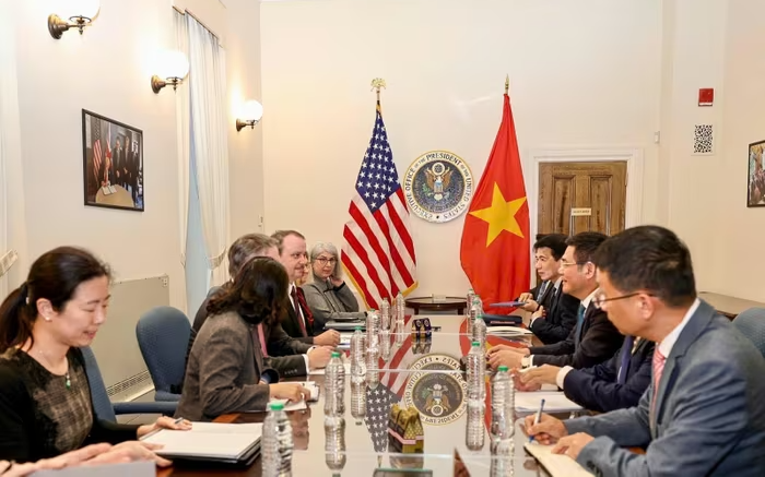 Sau cơ hội là thách thức