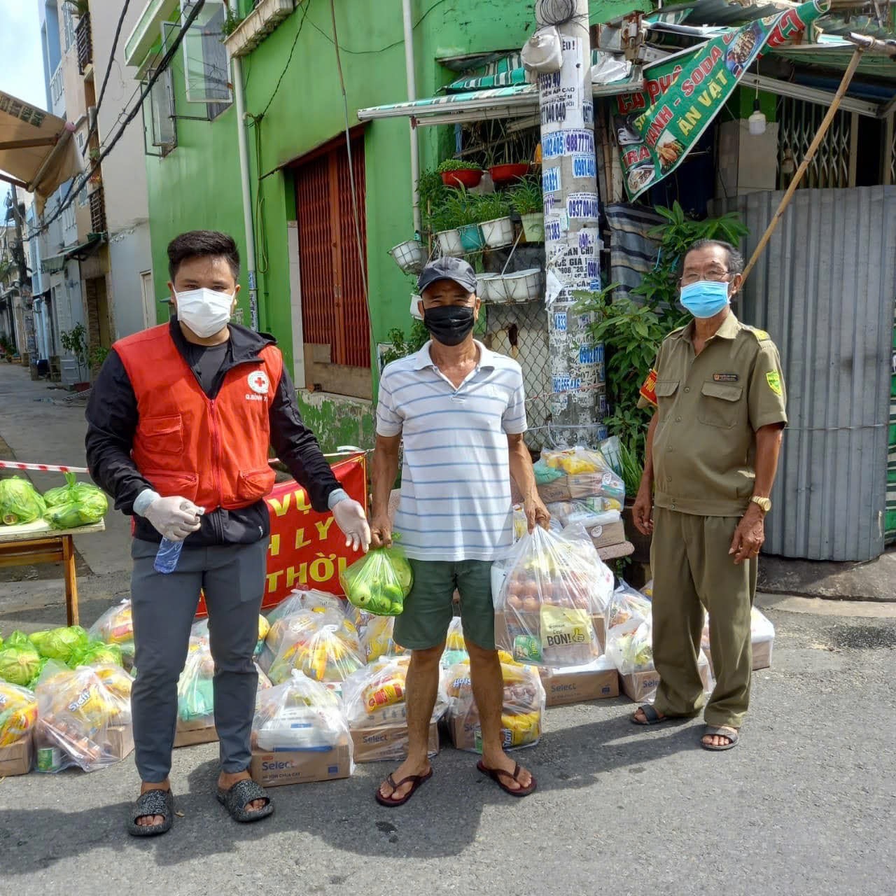 B&aacute;n th&ecirc;m 1 căn nh&agrave;, th&ecirc;m 1 chuyến từ thiện - Ảnh 2.