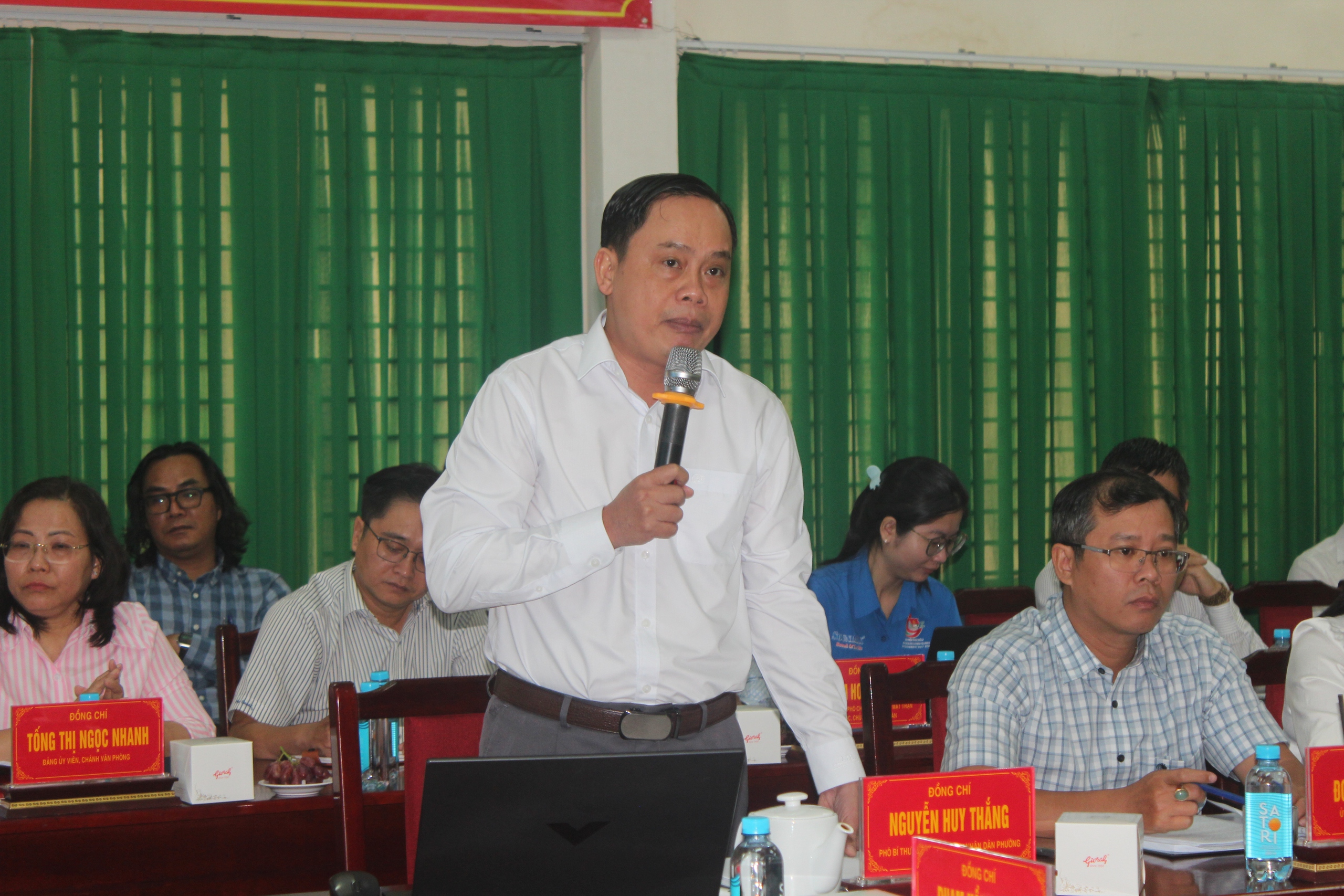 Ph&oacute; chủ tịch Thường trực UBND TP HCM Nguyễn Văn Thọ l&agrave;m việc với phường B&igrave;nh Ph&uacute; - Ảnh 2.