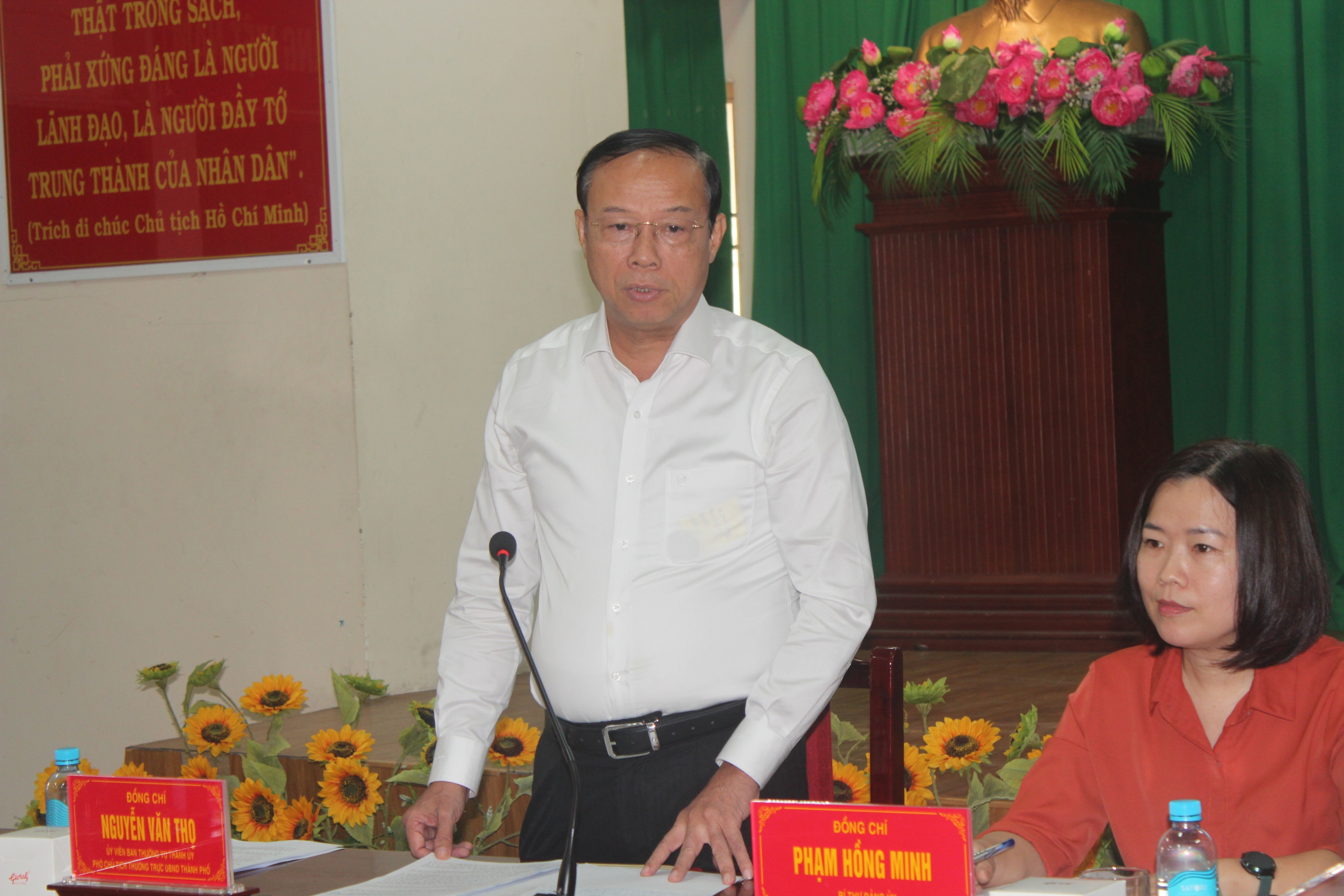Ph&oacute; chủ tịch Thường trực UBND TP HCM Nguyễn Văn Thọ l&agrave;m việc với phường B&igrave;nh Ph&uacute; - Ảnh 4.