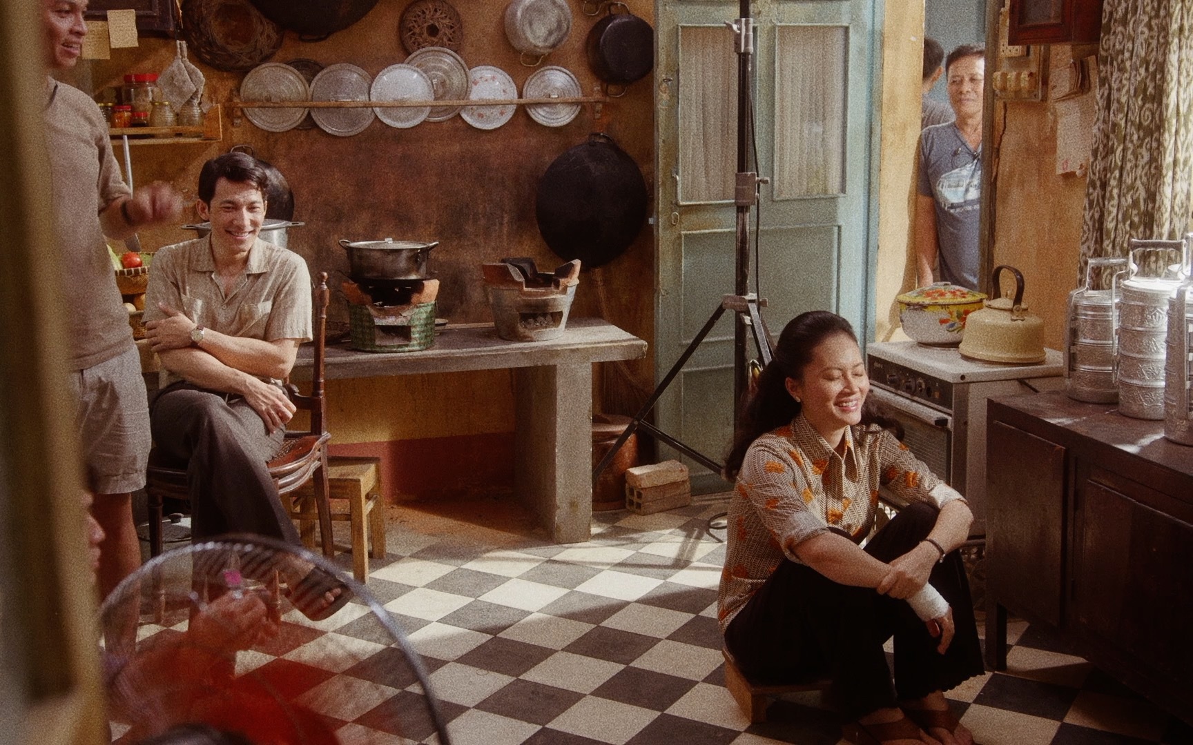 Liên Bỉnh Phát, Đỗ Thị Hải Yến choáng ngợp trước một góc "Sài Gòn 1985"