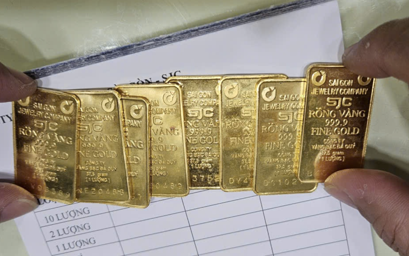 Sáng 13-11, giá vàng miếng SJC, vàng nhẫn tăng rất mạnh