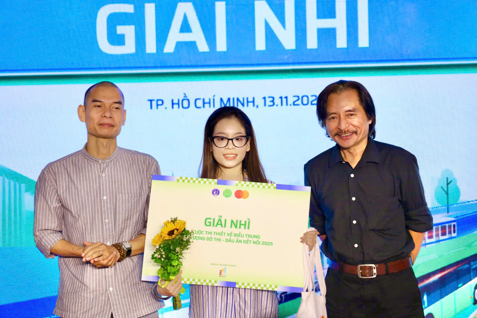 Giao thông công cộng TP HCM đã có biểu trưng mới - Ảnh 2.