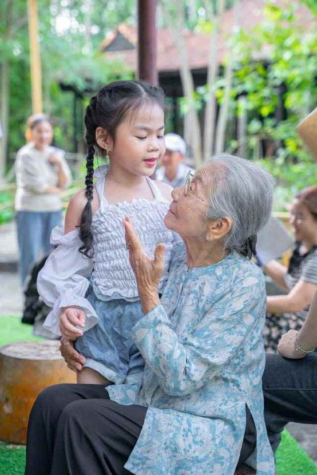 Phi Thanh V&acirc;n khoe "Thi&ecirc;n thần nh&iacute; " Kim sơn ca  - Ảnh 8.