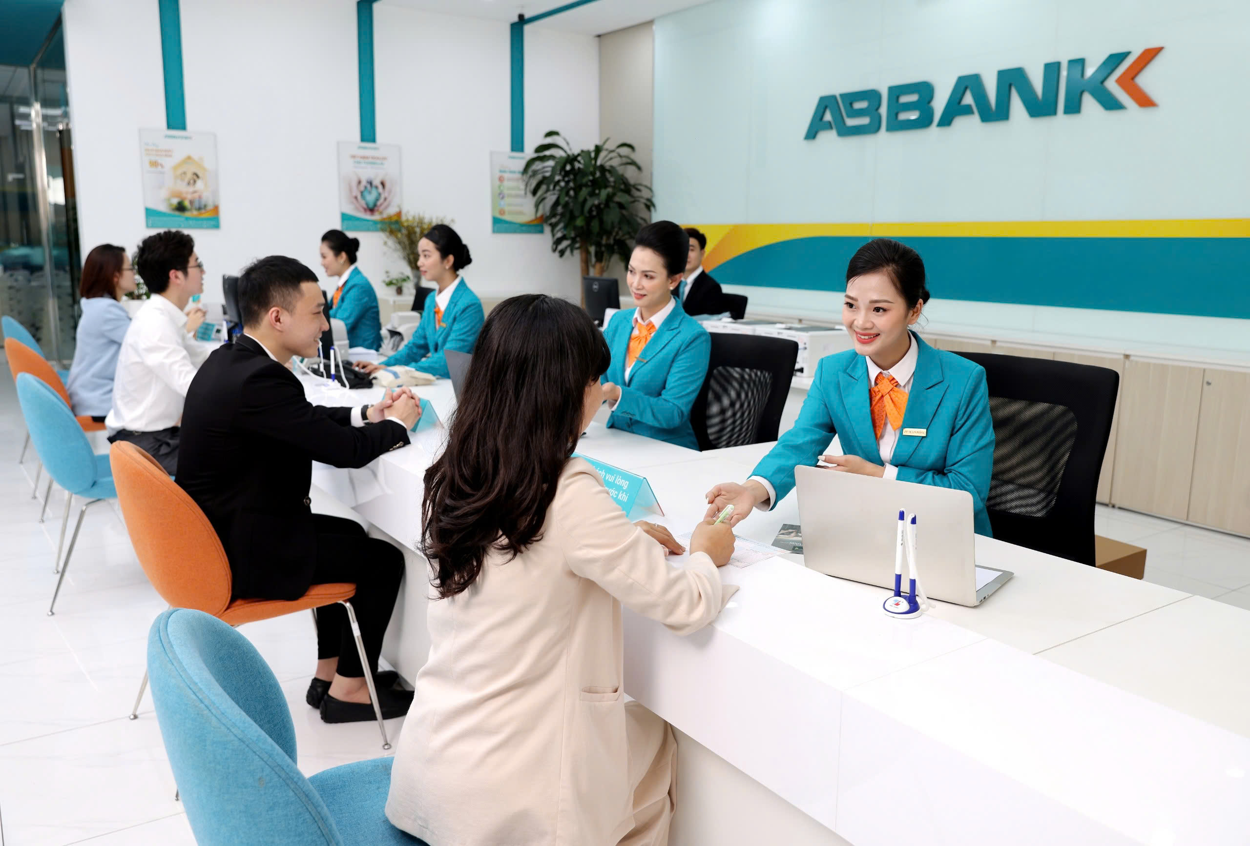 &Ocirc;ng Vũ Văn Tiền l&agrave;m Chủ tịch HĐQT ABBANK - Ảnh 3.