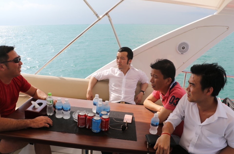 Sóng ngầm phản ứng từ Singapore và Malaysia, Prince Group bị cô lập - Ảnh 1.
