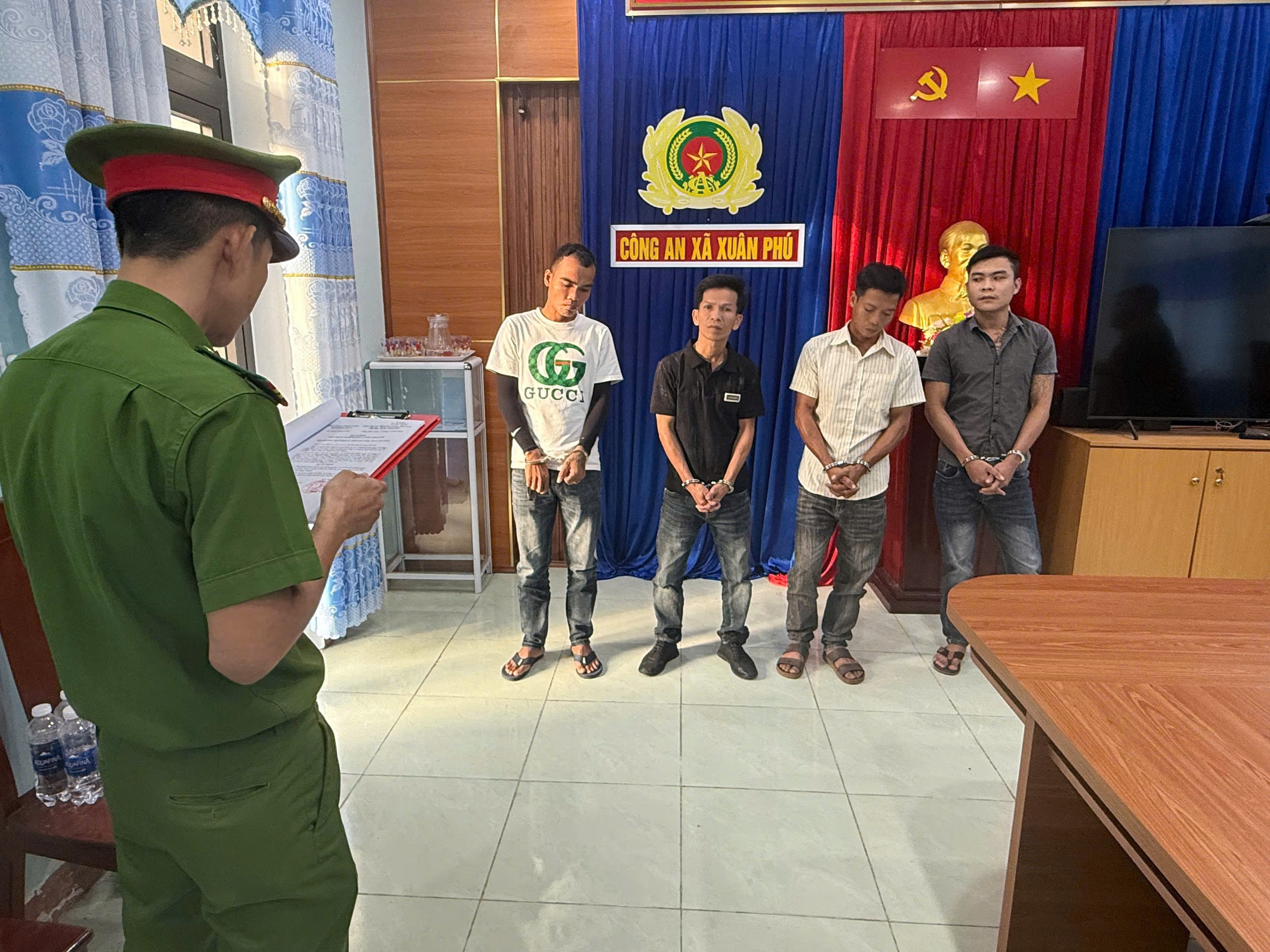 Phục hồi điều tra vụ án 5 năm trước, Công an Đà Nẵng khởi tố 4 bị can - Ảnh 1.