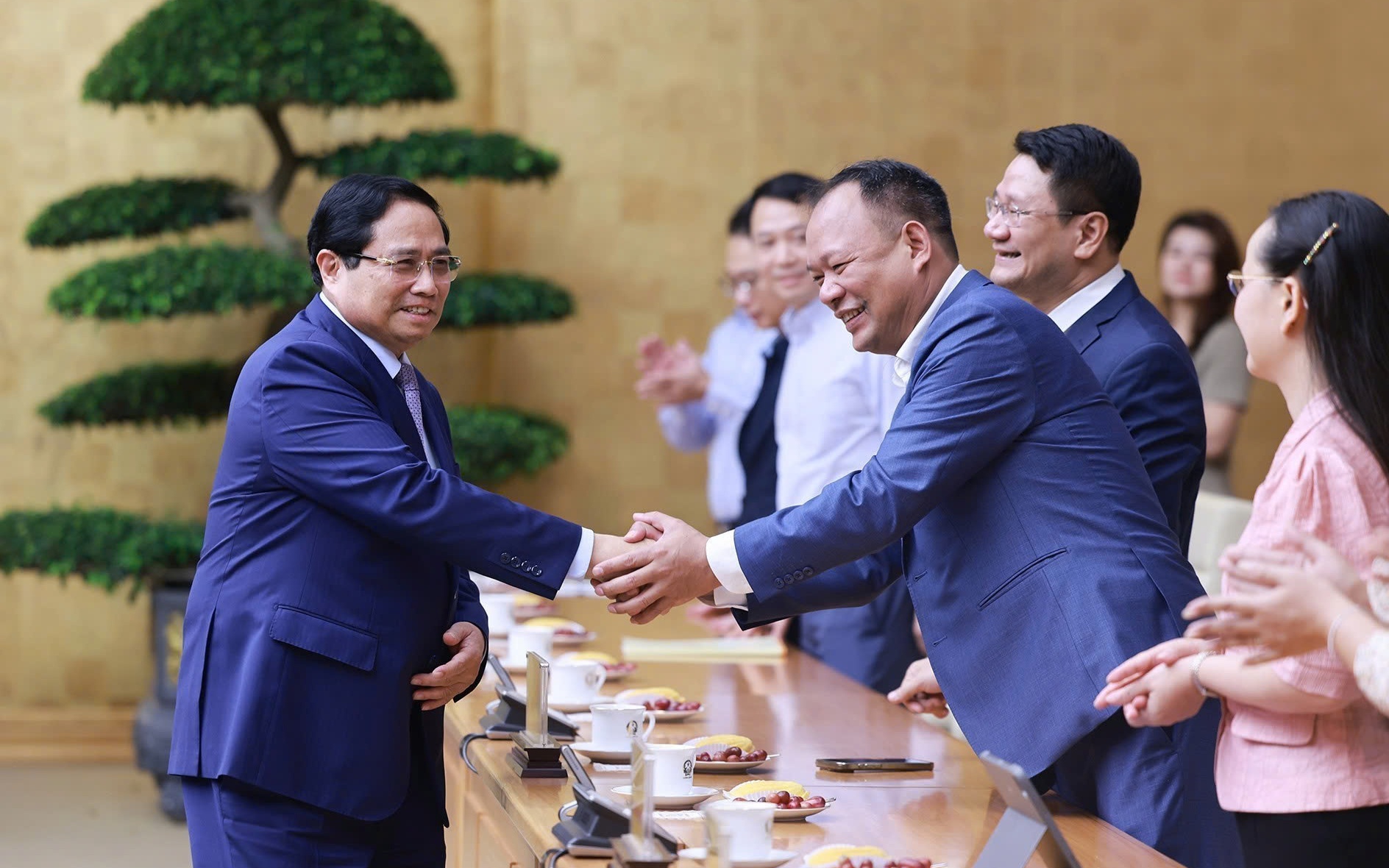 Ưu tiên mọi nguồn lực để phát triển giáo dục