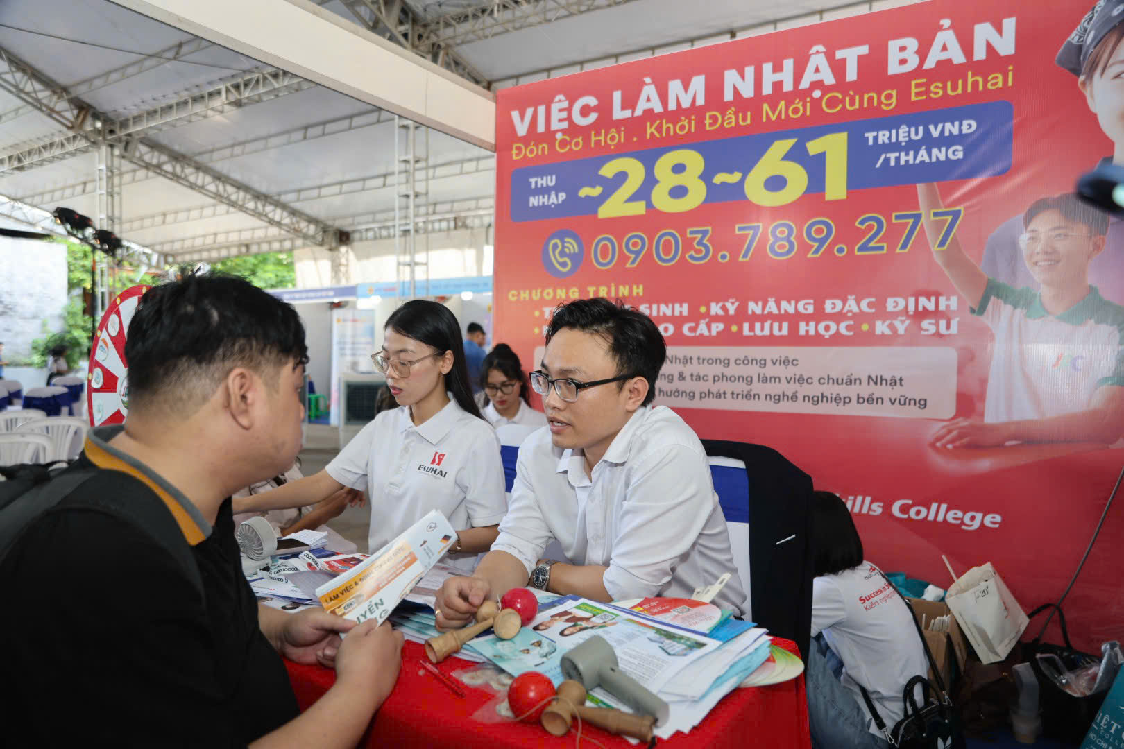 Mở lối nghề nghiệp cho lao động trẻ - Ảnh 1.