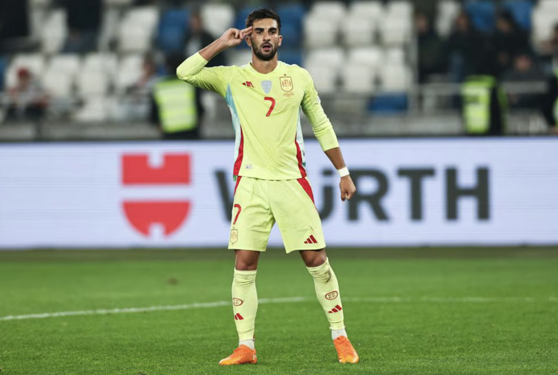Tây Ban Nha lập kỷ lục bất bại, chạm tay vé World Cup 2026 - Ảnh 4.